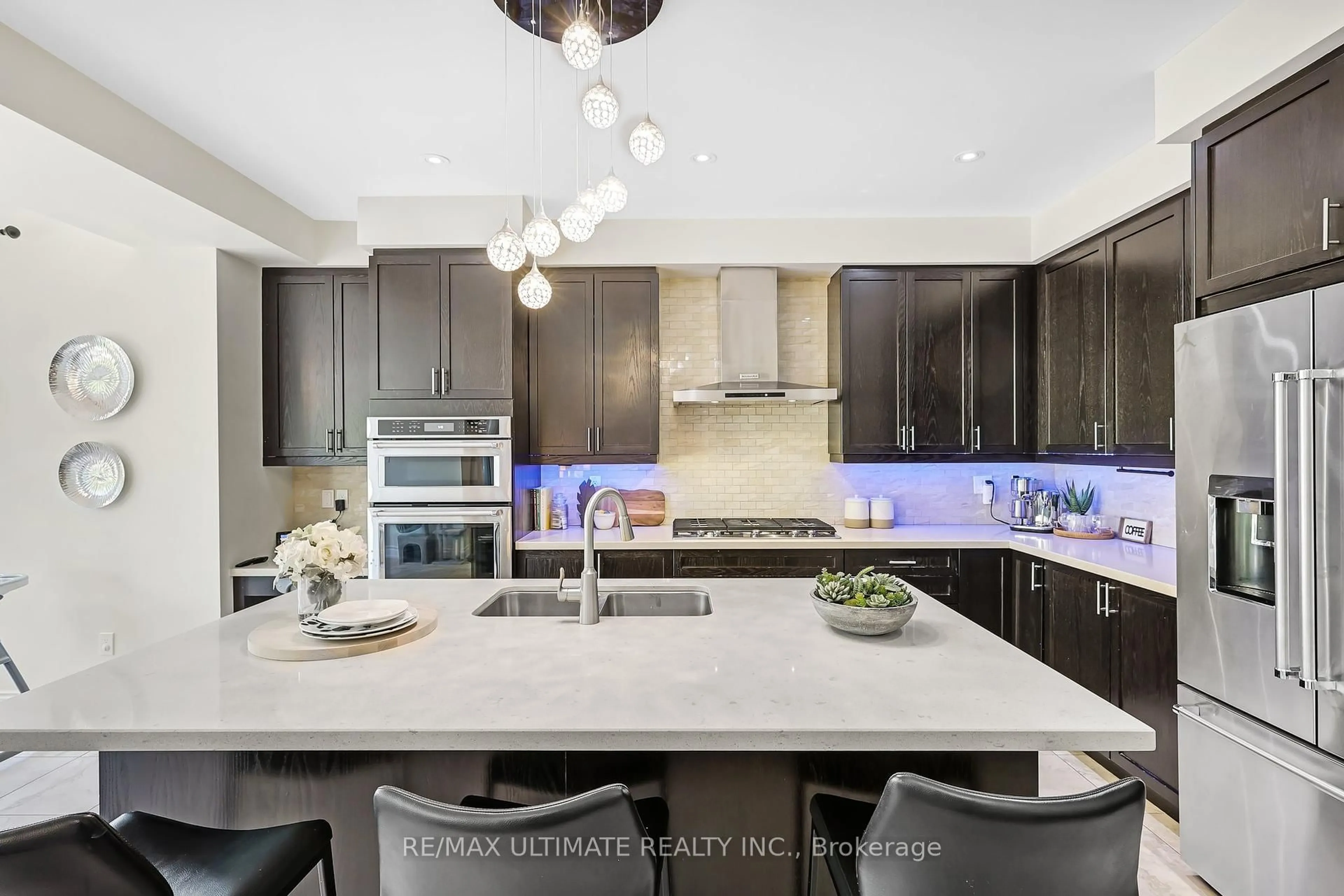 Contemporary kitchen, ceramic/tile floor for 42 Donwoods Cres, Whitby Ontario L1R 0N1