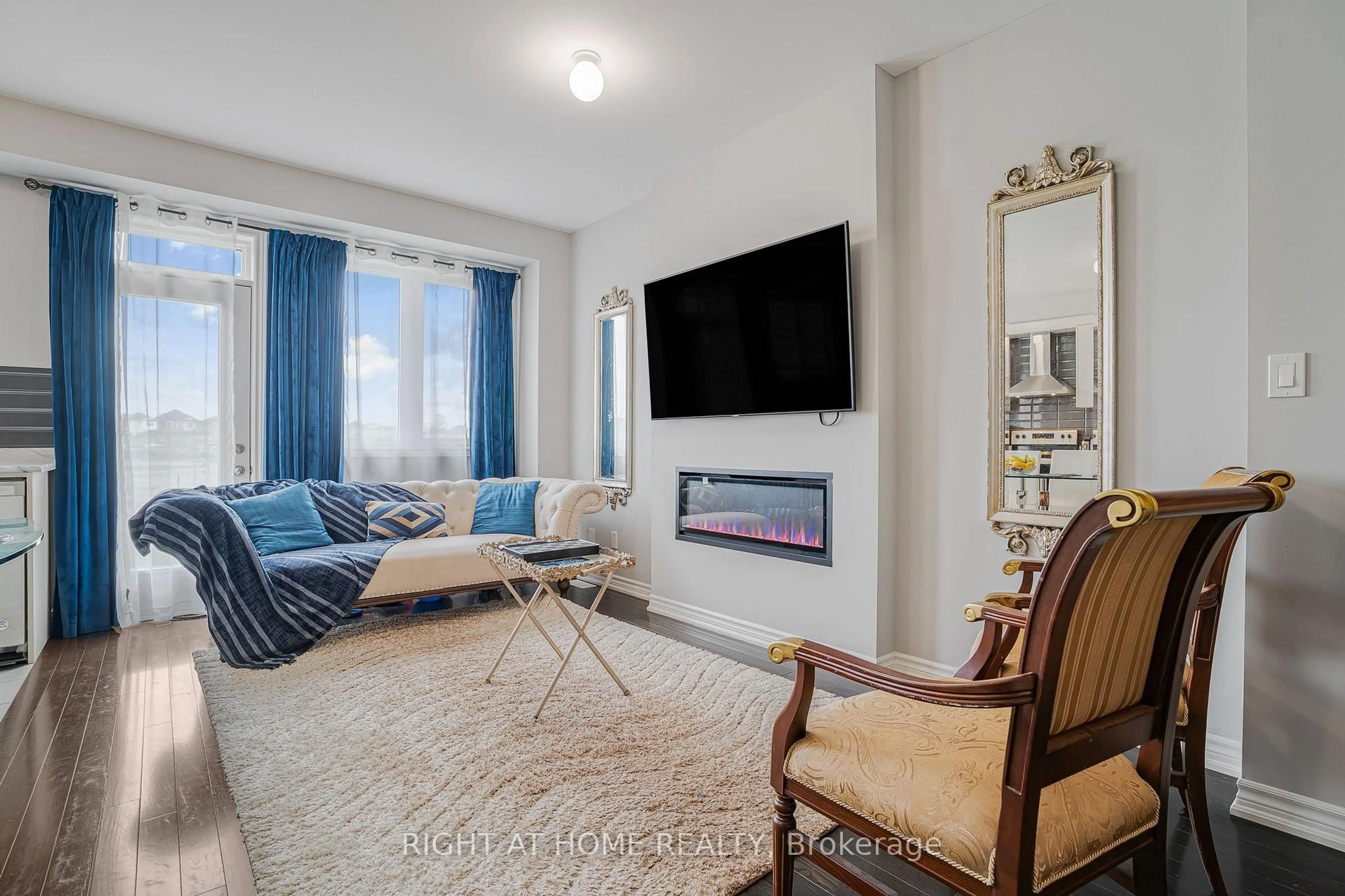 Living room with furniture, unknown for 192 Closson Dr, Whitby Ontario L1P 0M6