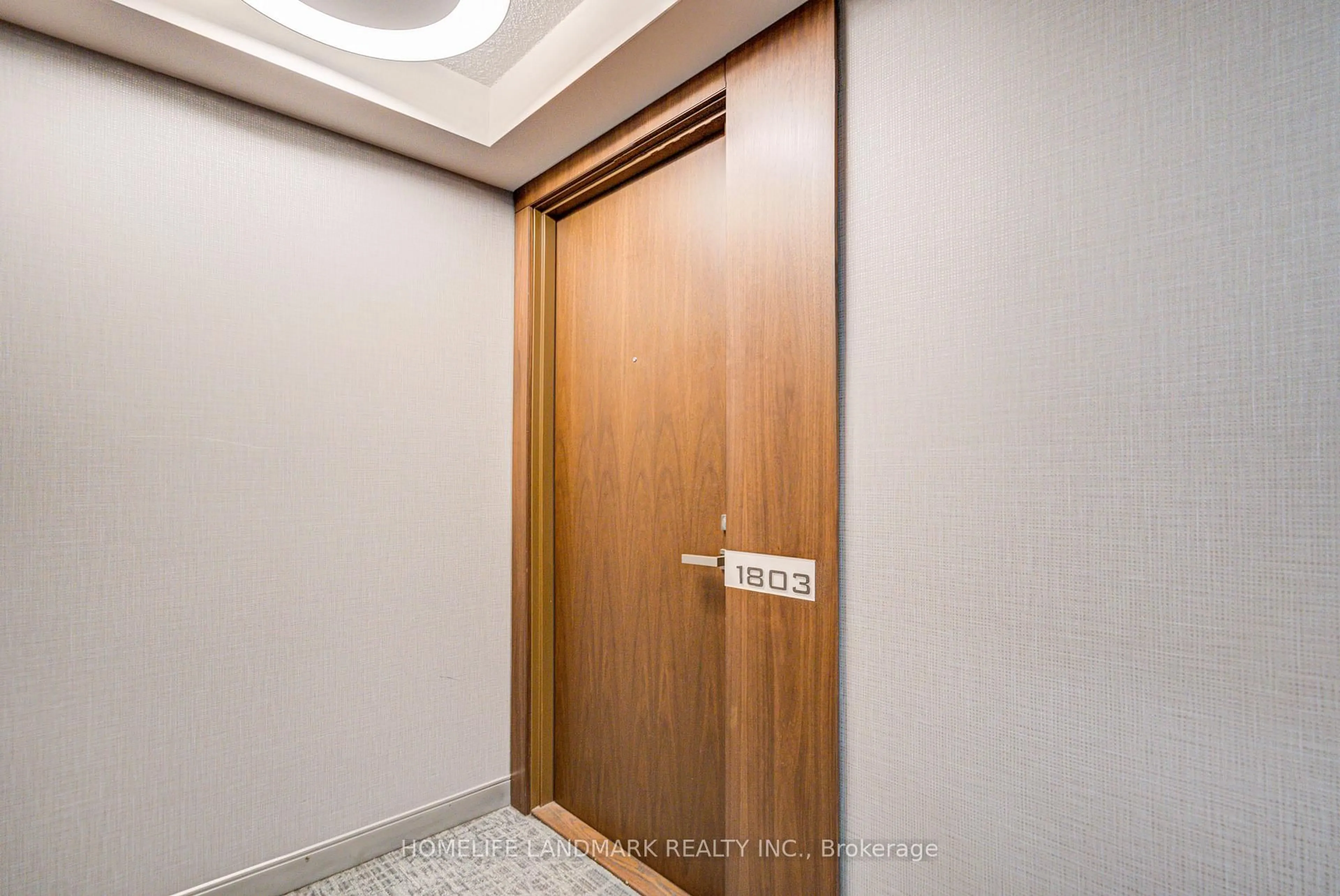Indoor foyer for 255 Village Green Sq #1803, Toronto Ontario M1S 0L7