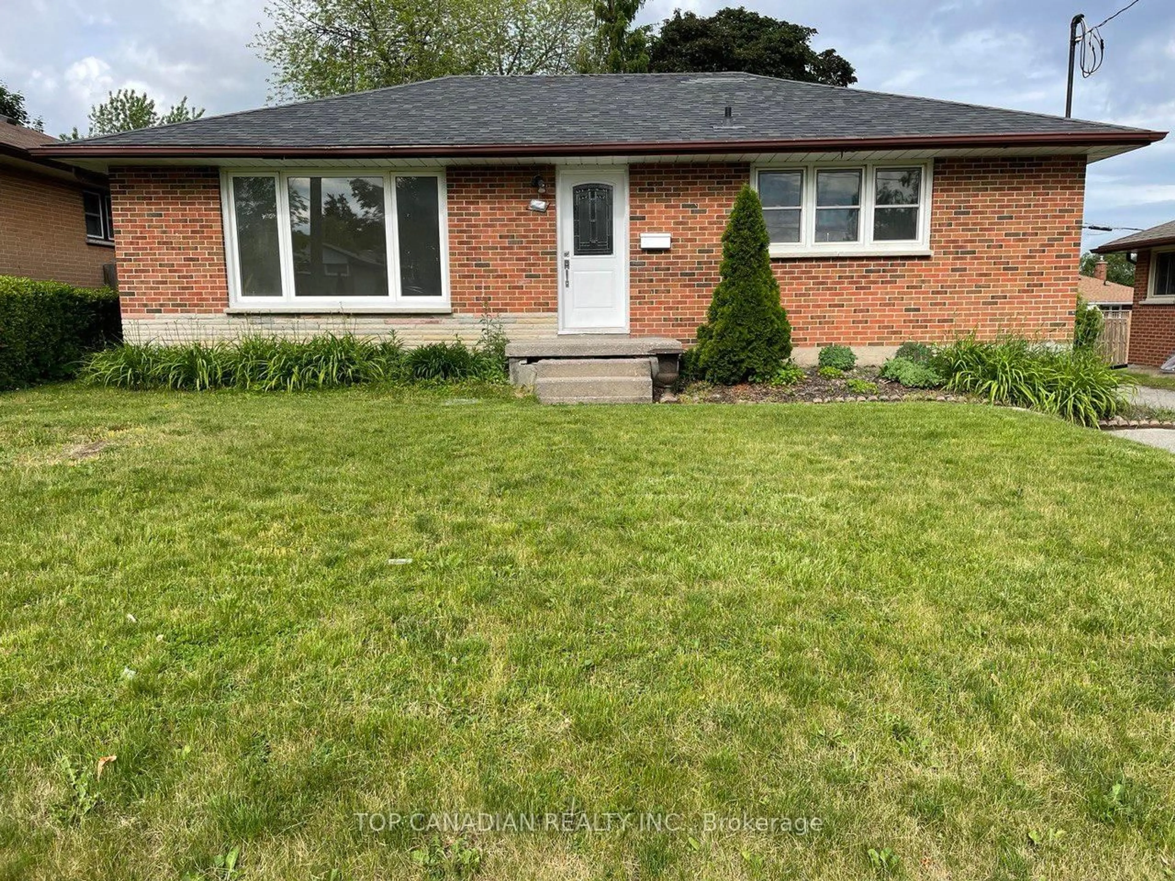 Home with brick exterior material, street for 599 Gibbons St, Oshawa Ontario L1J 4Z7