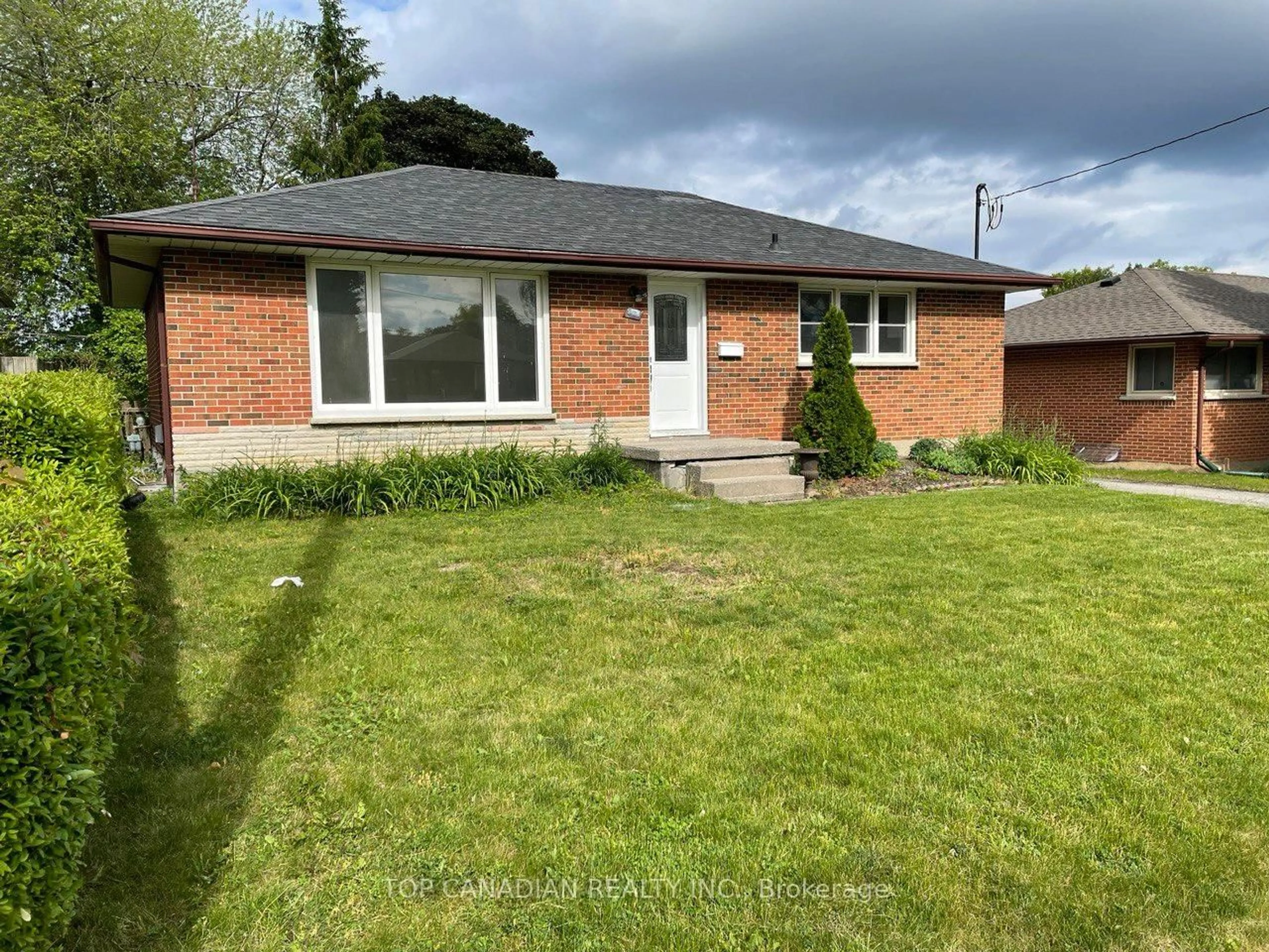 Home with brick exterior material, street for 599 Gibbons St, Oshawa Ontario L1J 4Z7