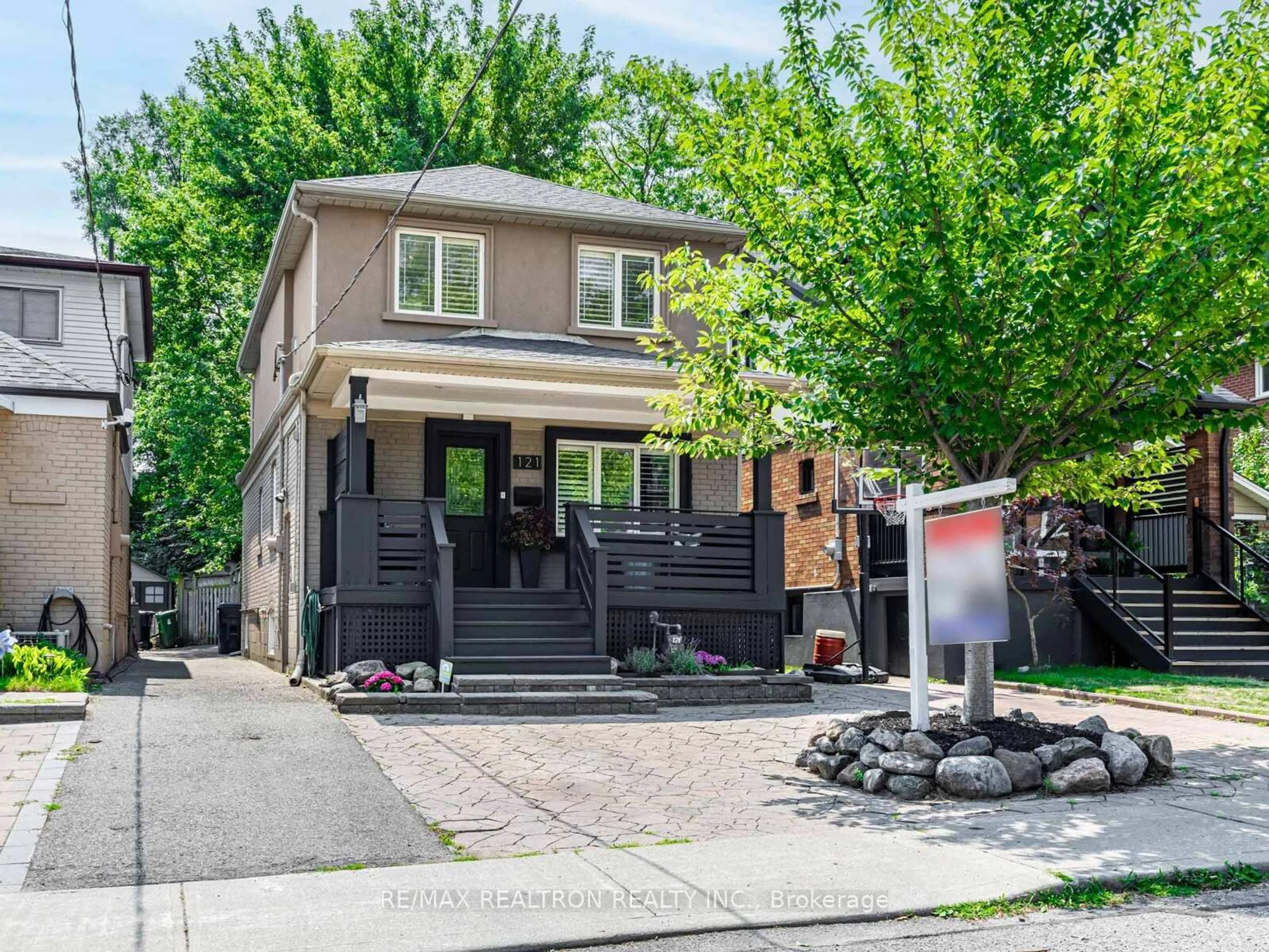 Unknown for 121 Barker Ave, Toronto Ontario M4C 2N8