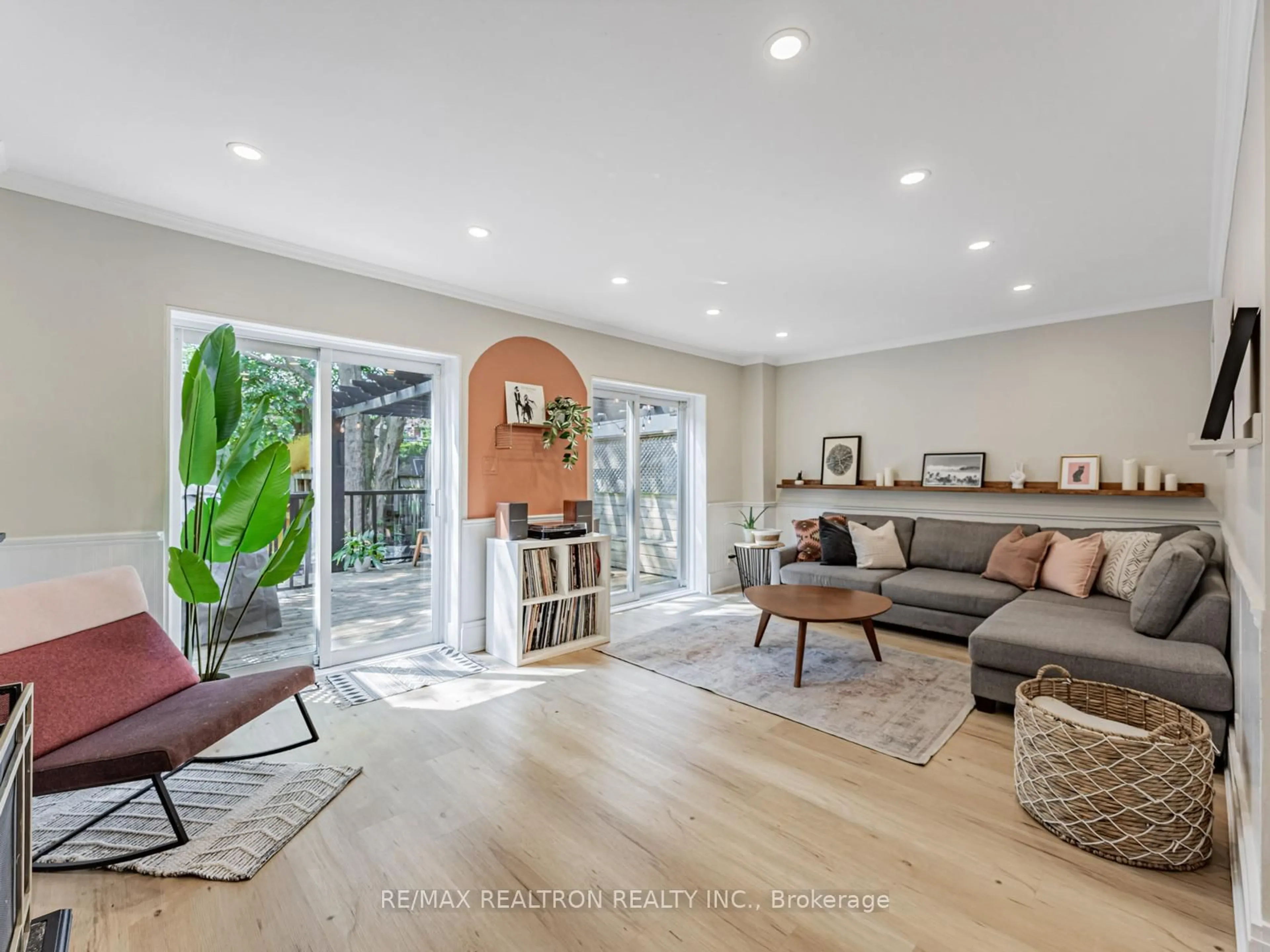 Living room with furniture, unknown for 121 Barker Ave, Toronto Ontario M4C 2N8