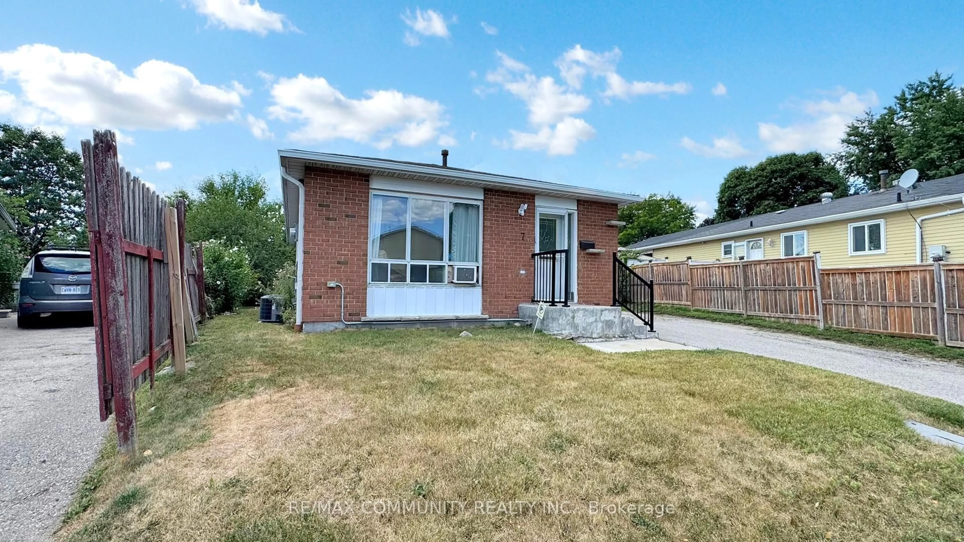 Home with brick exterior material, unknown for 7 Gemshaw Cres, Toronto Ontario M1B 1L3