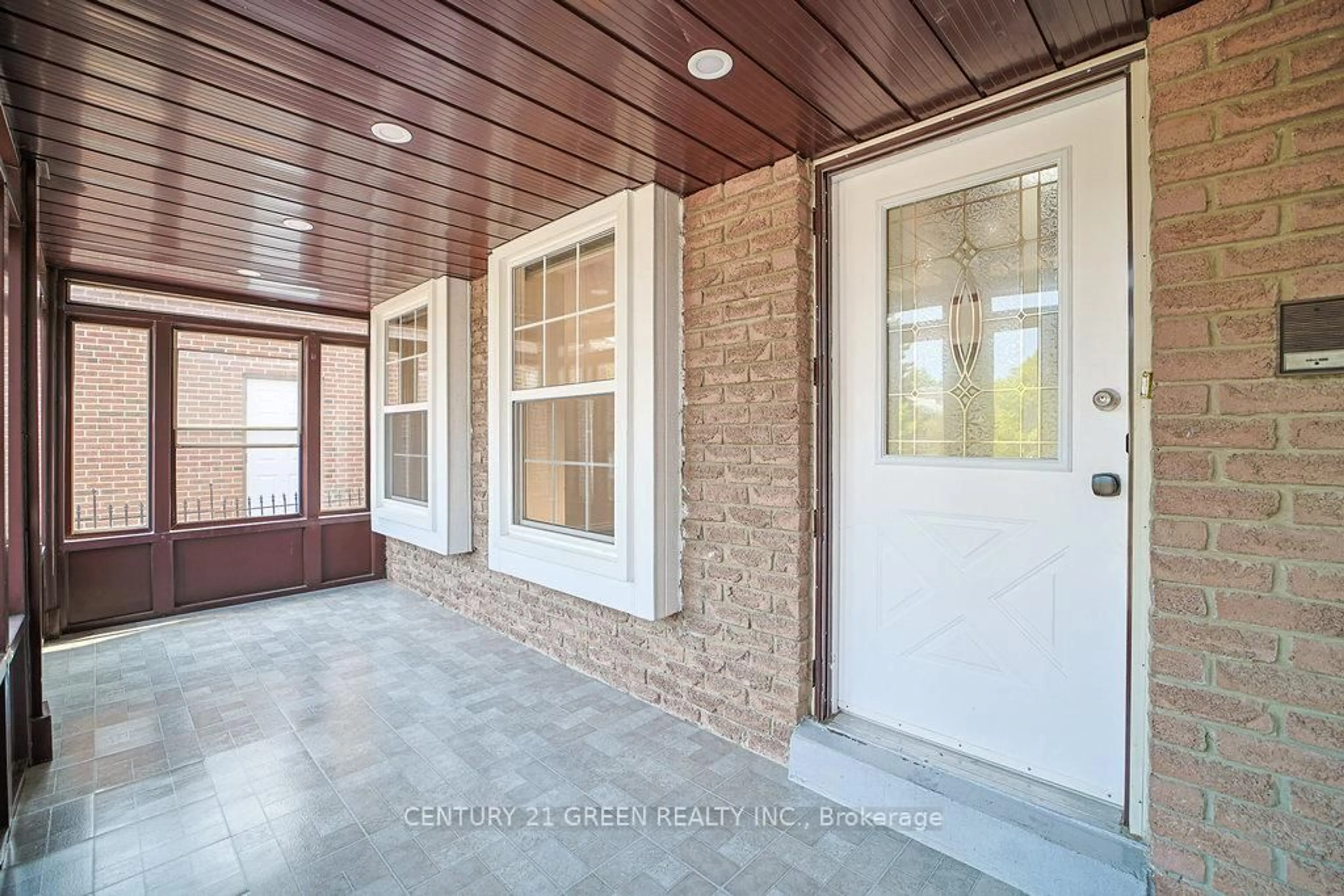 Indoor entryway for 236 Ingleton Blvd, Toronto Ontario M1V 2A2