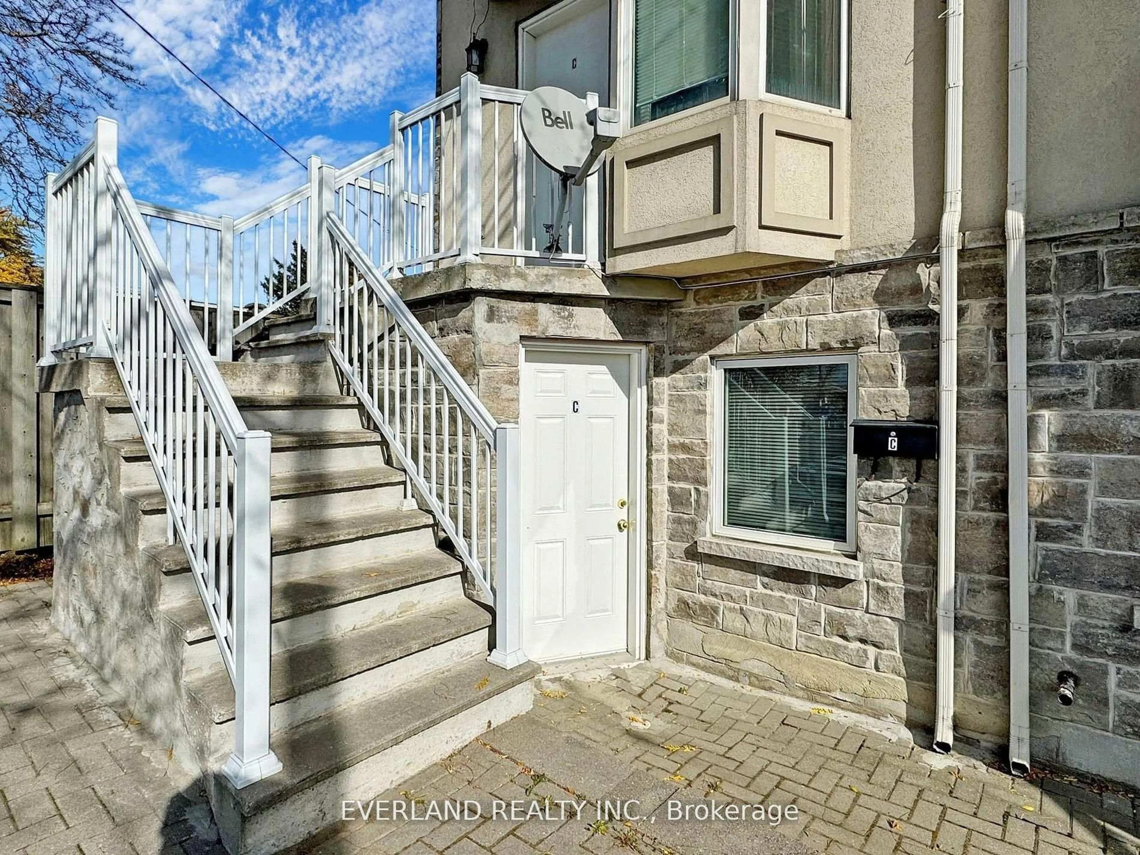 Stairs for 1465 Birchmount Rd #C, Toronto Ontario M1P 2G4