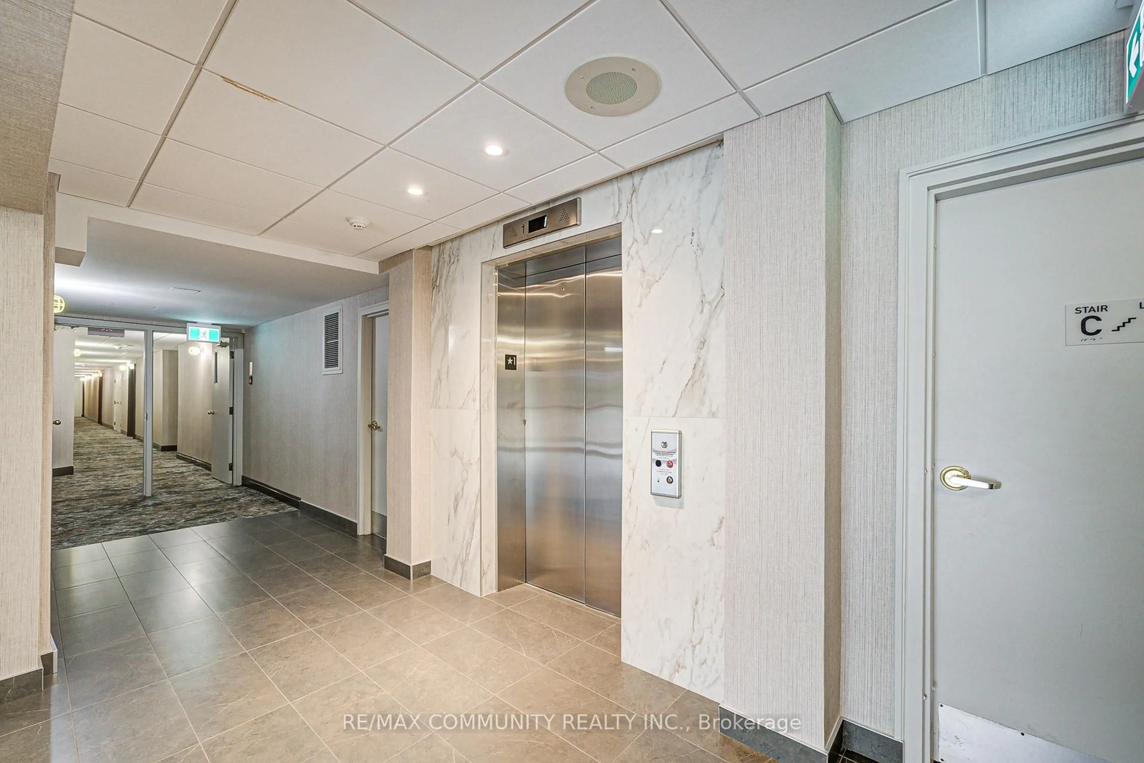 Indoor foyer for 191 Lake Driveway #304, Ajax Ontario L1S 7H9