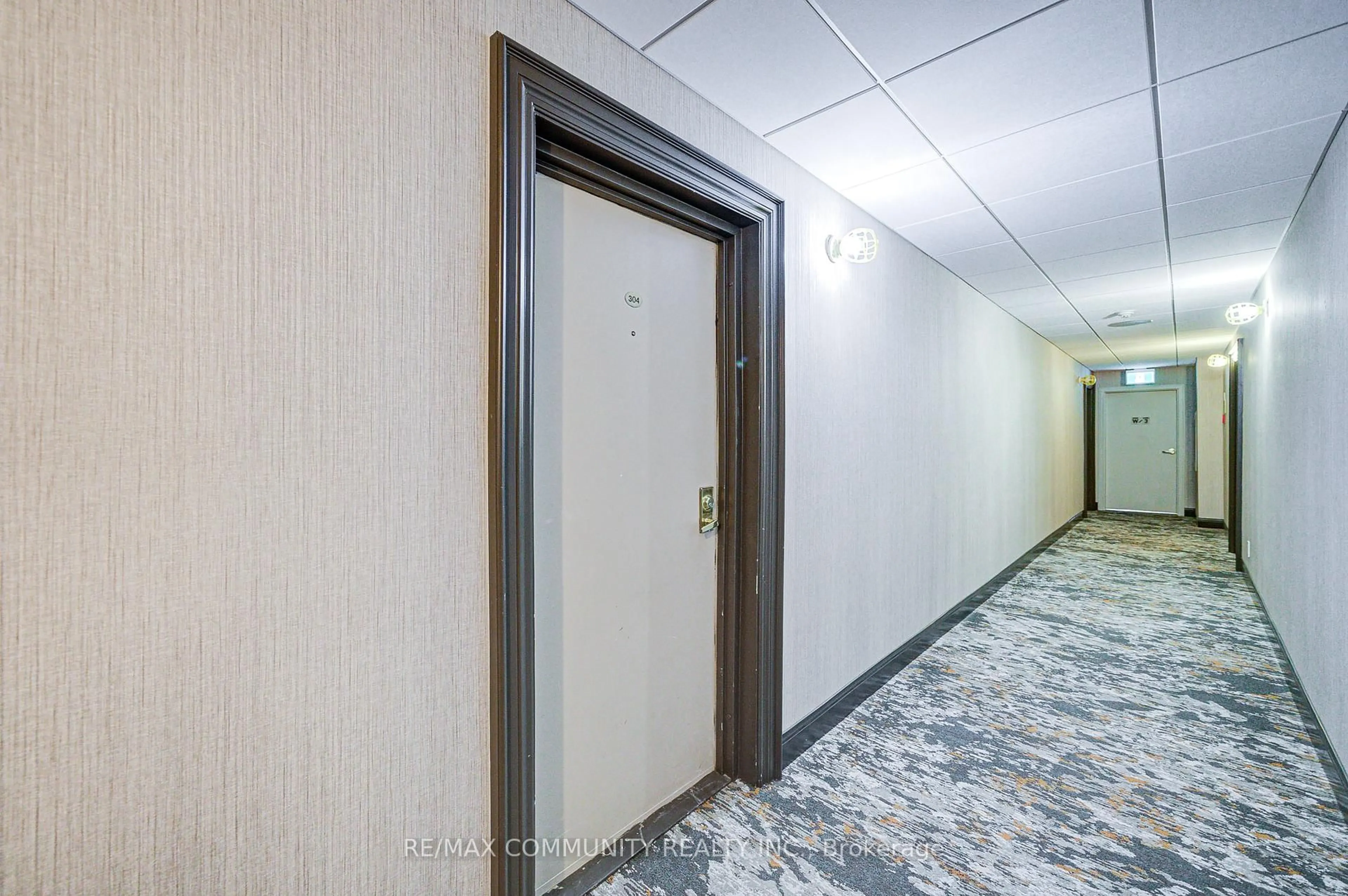 Indoor foyer for 191 Lake Driveway #304, Ajax Ontario L1S 7H9
