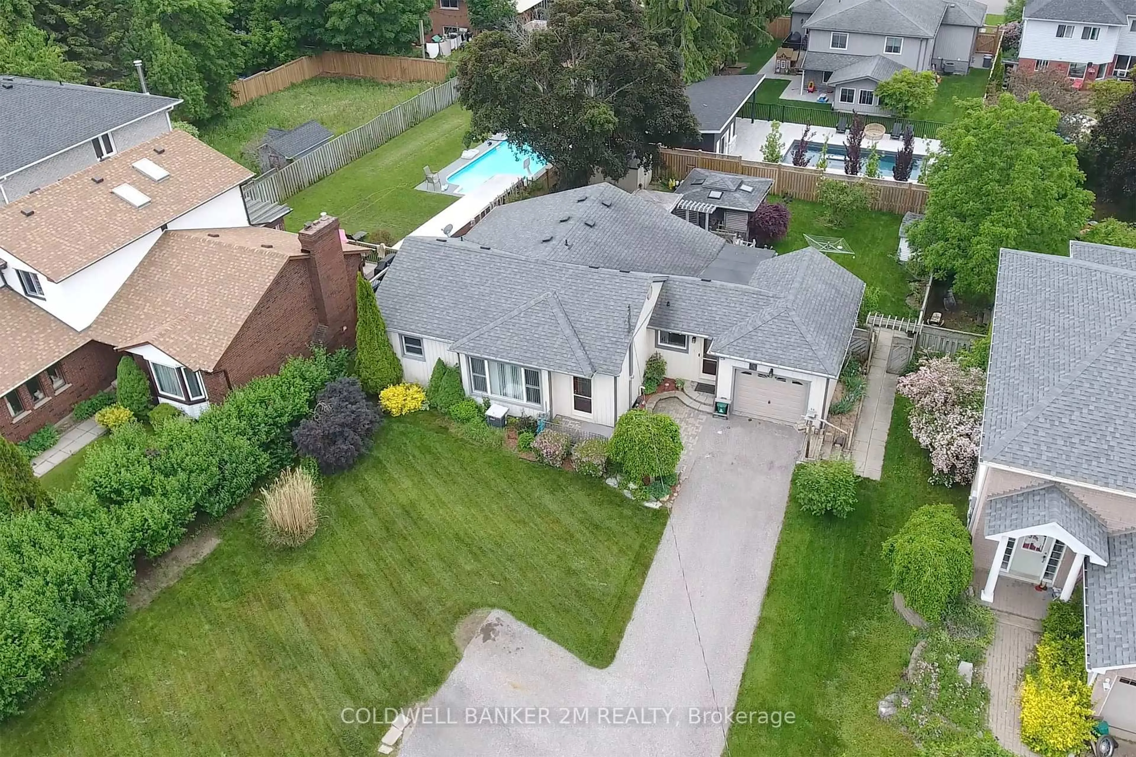 A pic from outside/outdoor area/front of a property/back of a property/a pic from drone, street for 2604 Prestonvale Rd, Clarington Ontario L1E 2R9