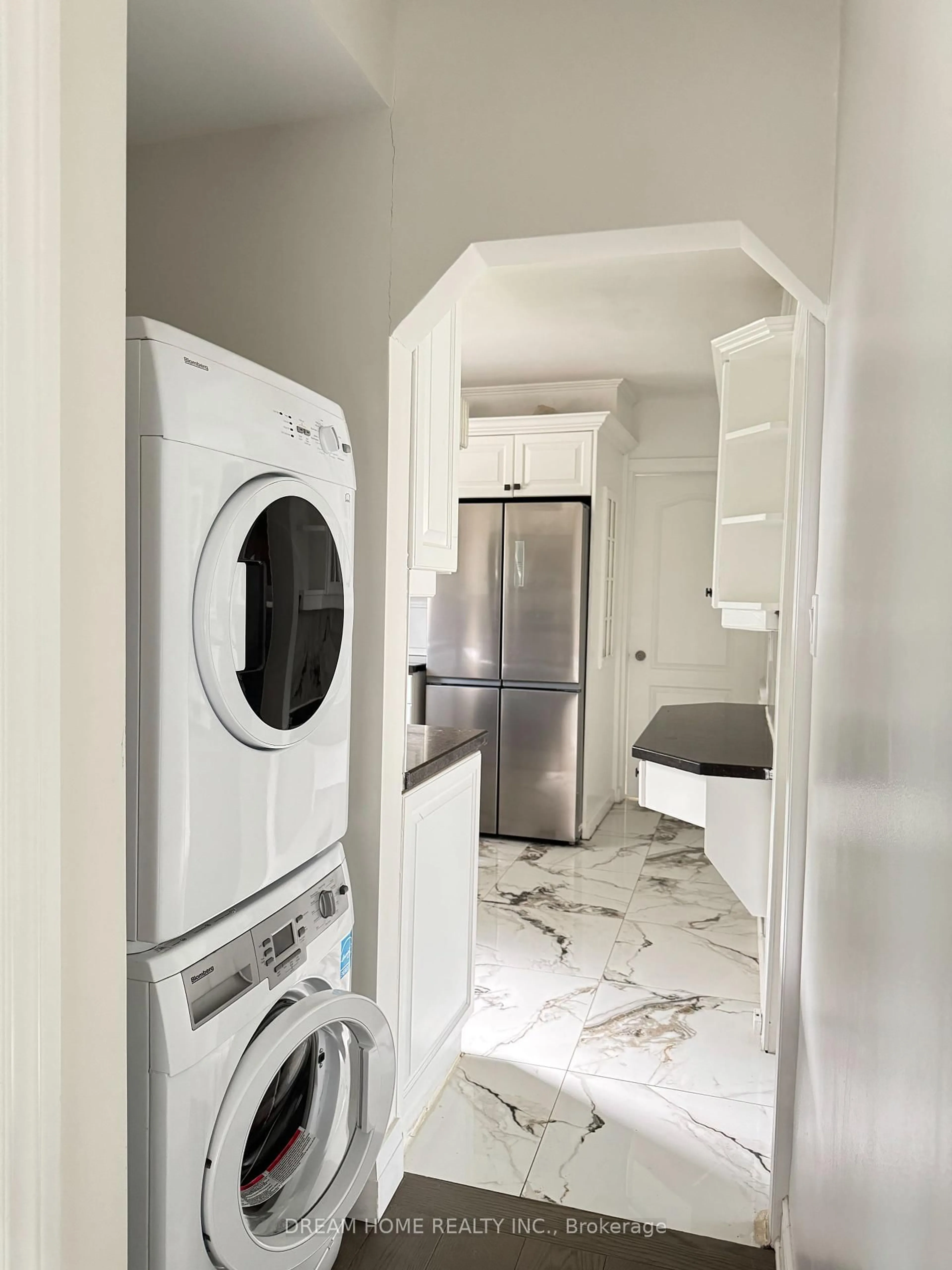 Laundry room for 11 Garden Park Ave, Toronto Ontario M1S 1Z8