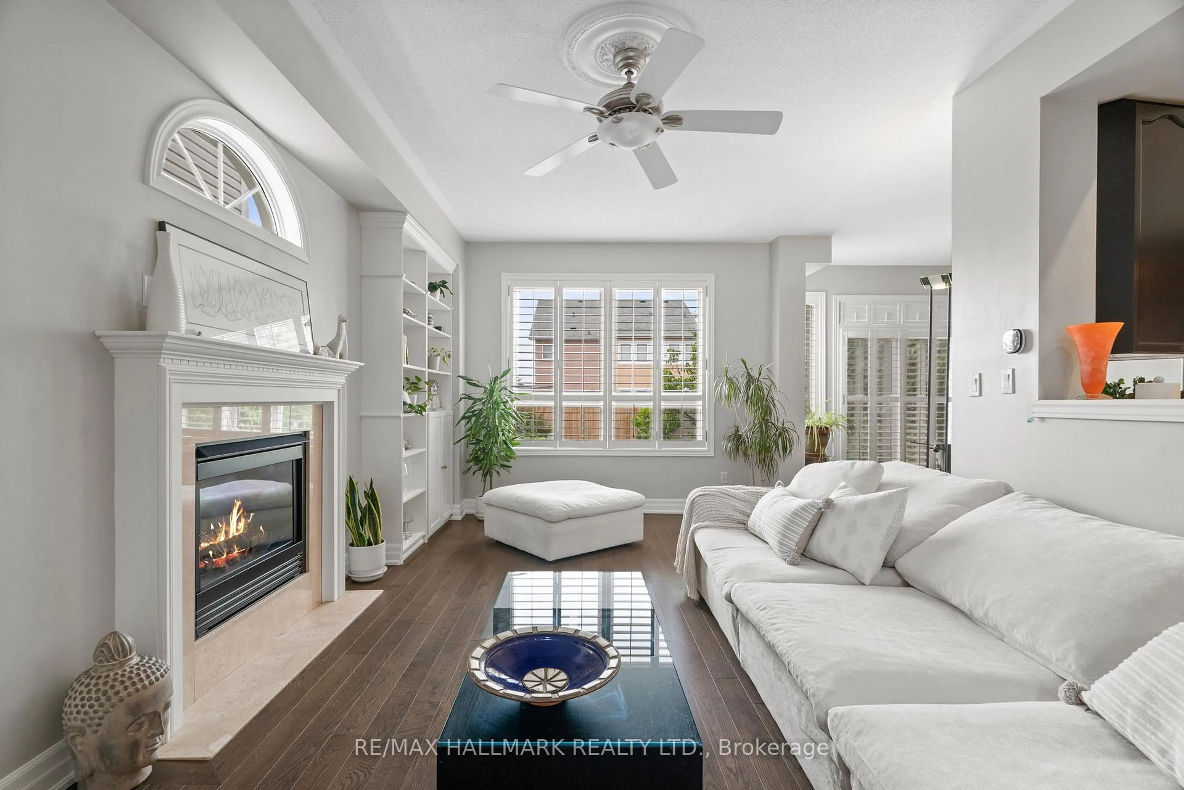 Living room with furniture, ceramic/tile floor for 83 Tunney Pl, Whitby Ontario L1M 2G4