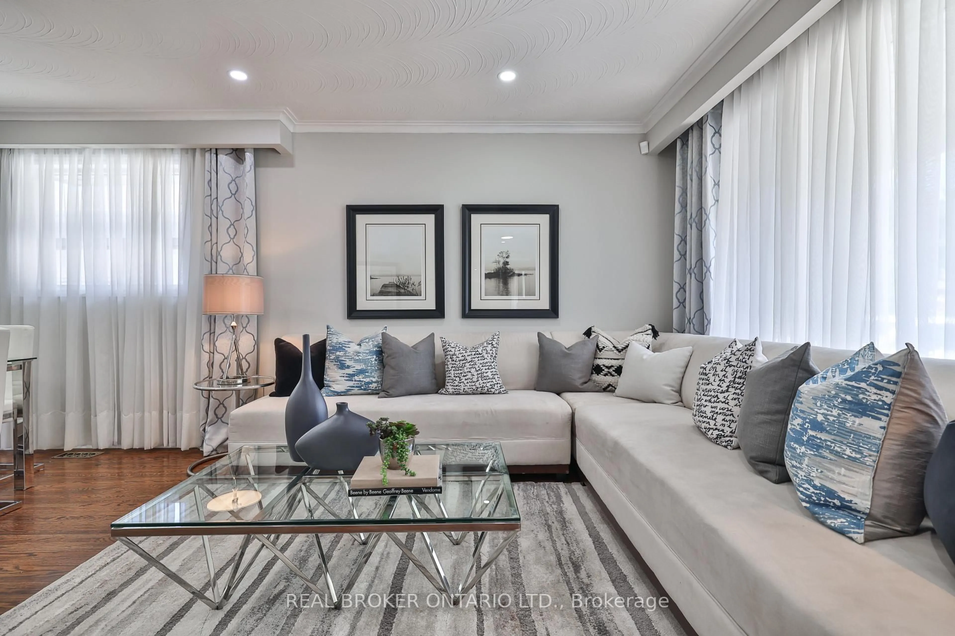 Living room with furniture, unknown for 34 Alpaca Dr, Toronto Ontario M1J 2Z7