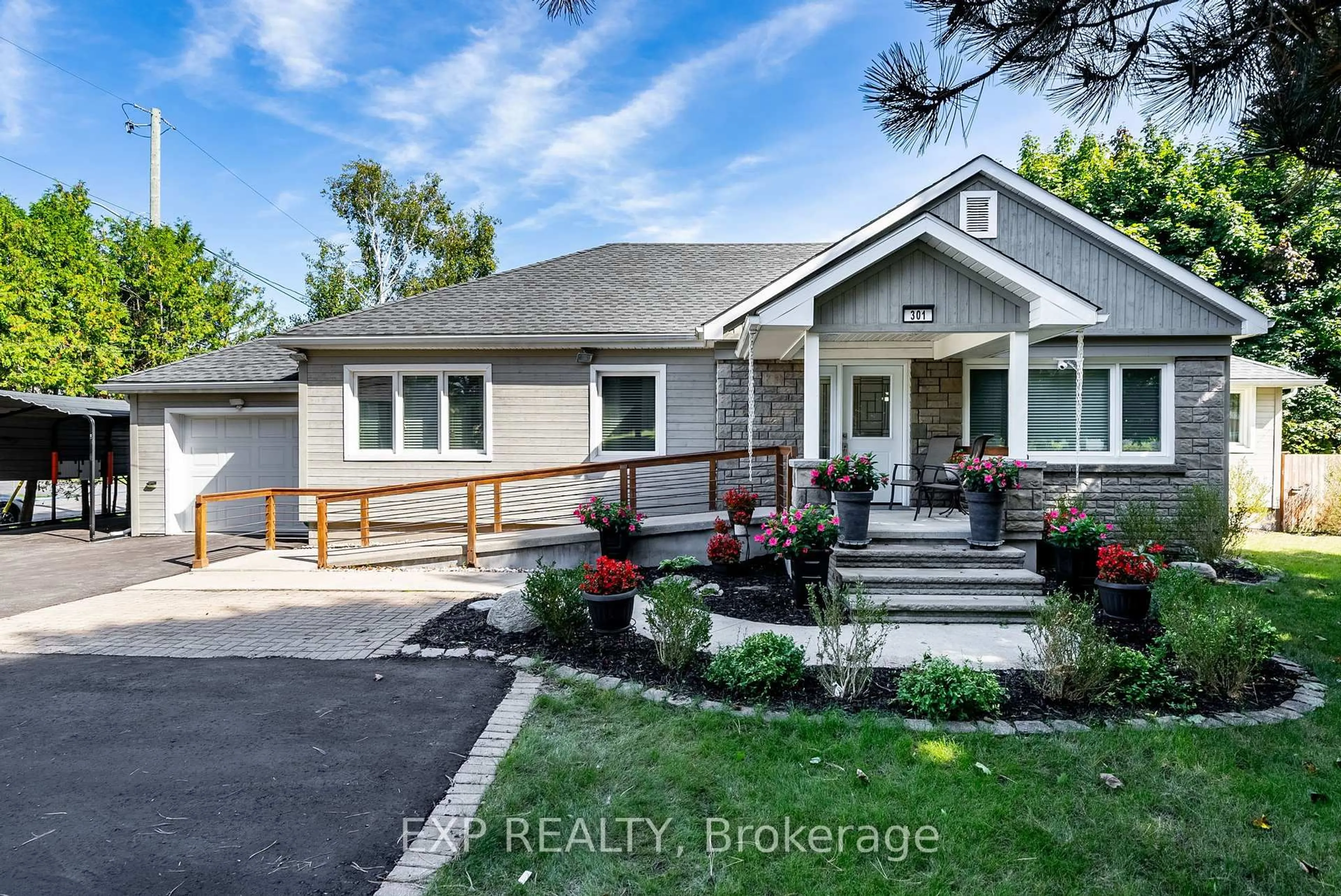 Unknown for 301 Kendalwood Rd, Whitby Ontario L1N 2G2