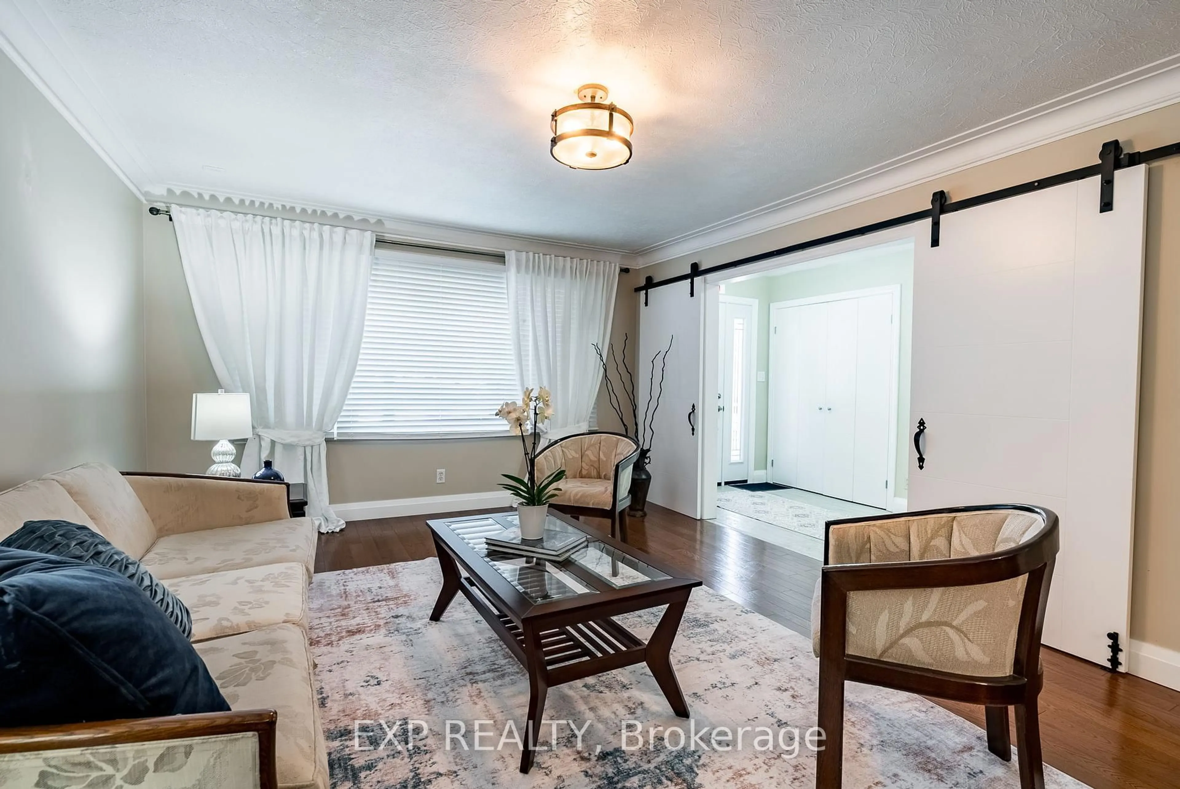 Living room with furniture, unknown for 301 Kendalwood Rd, Whitby Ontario L1N 2G2