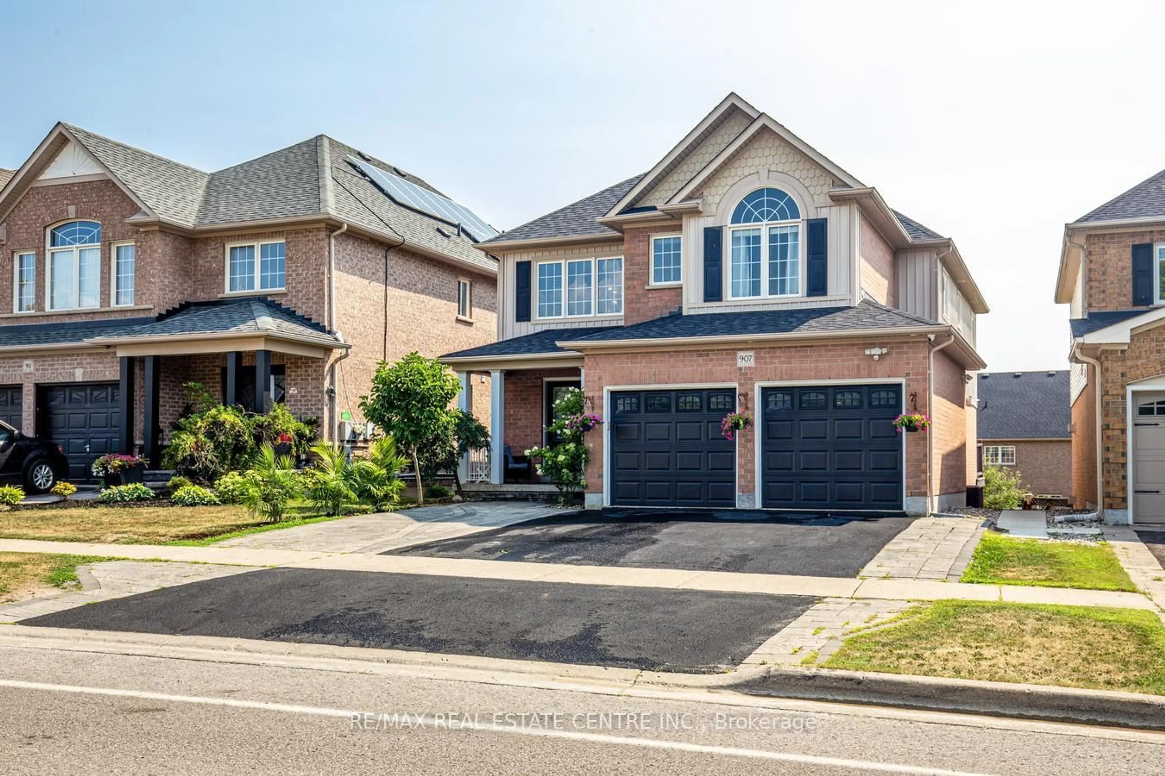 Home with brick exterior material, street for 907 Coldstream Dr, Oshawa Ontario L1K 2W8