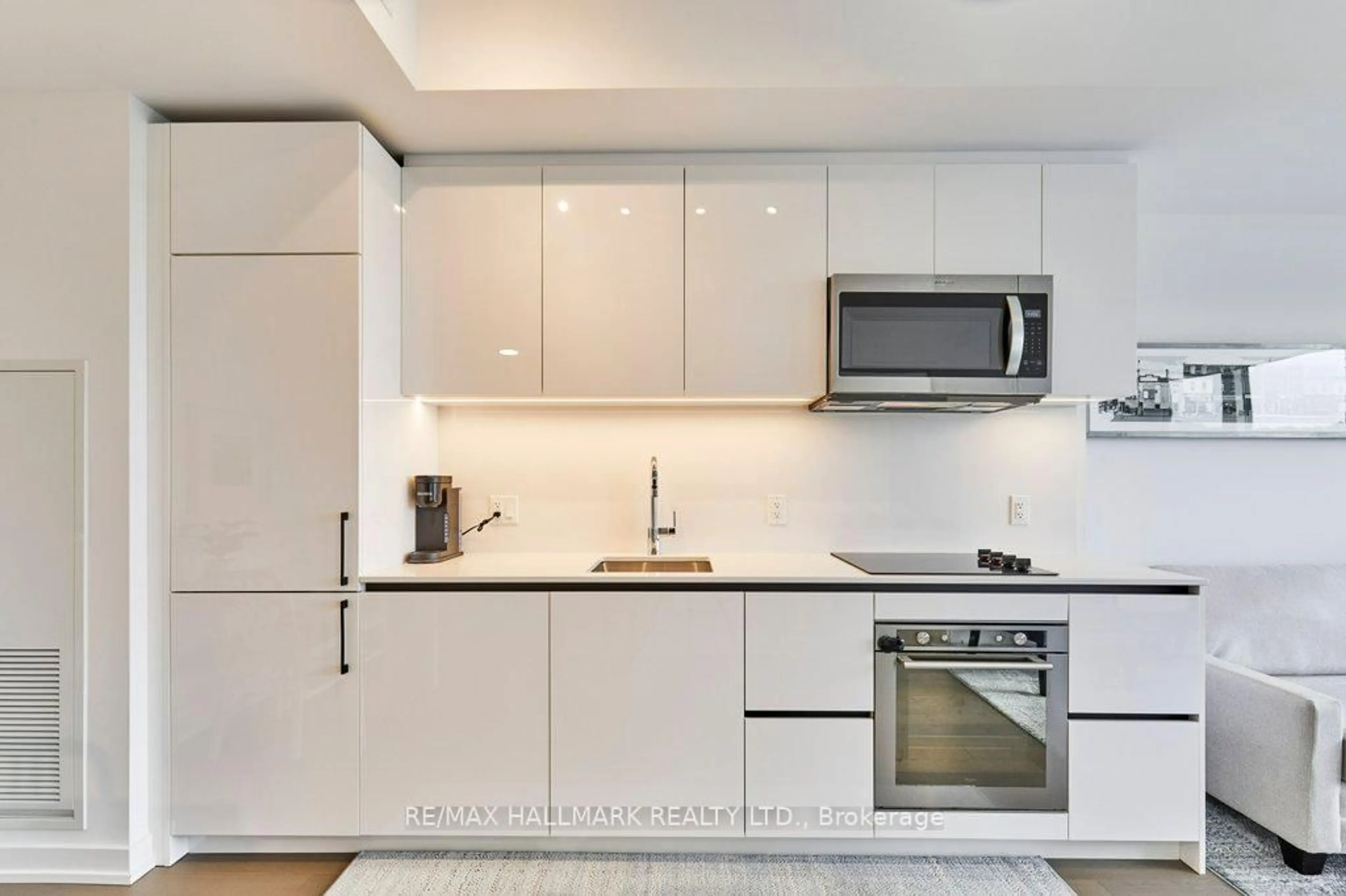 Standard kitchen, unknown for 150 Logan Ave #636, Toronto Ontario M4M 0E4