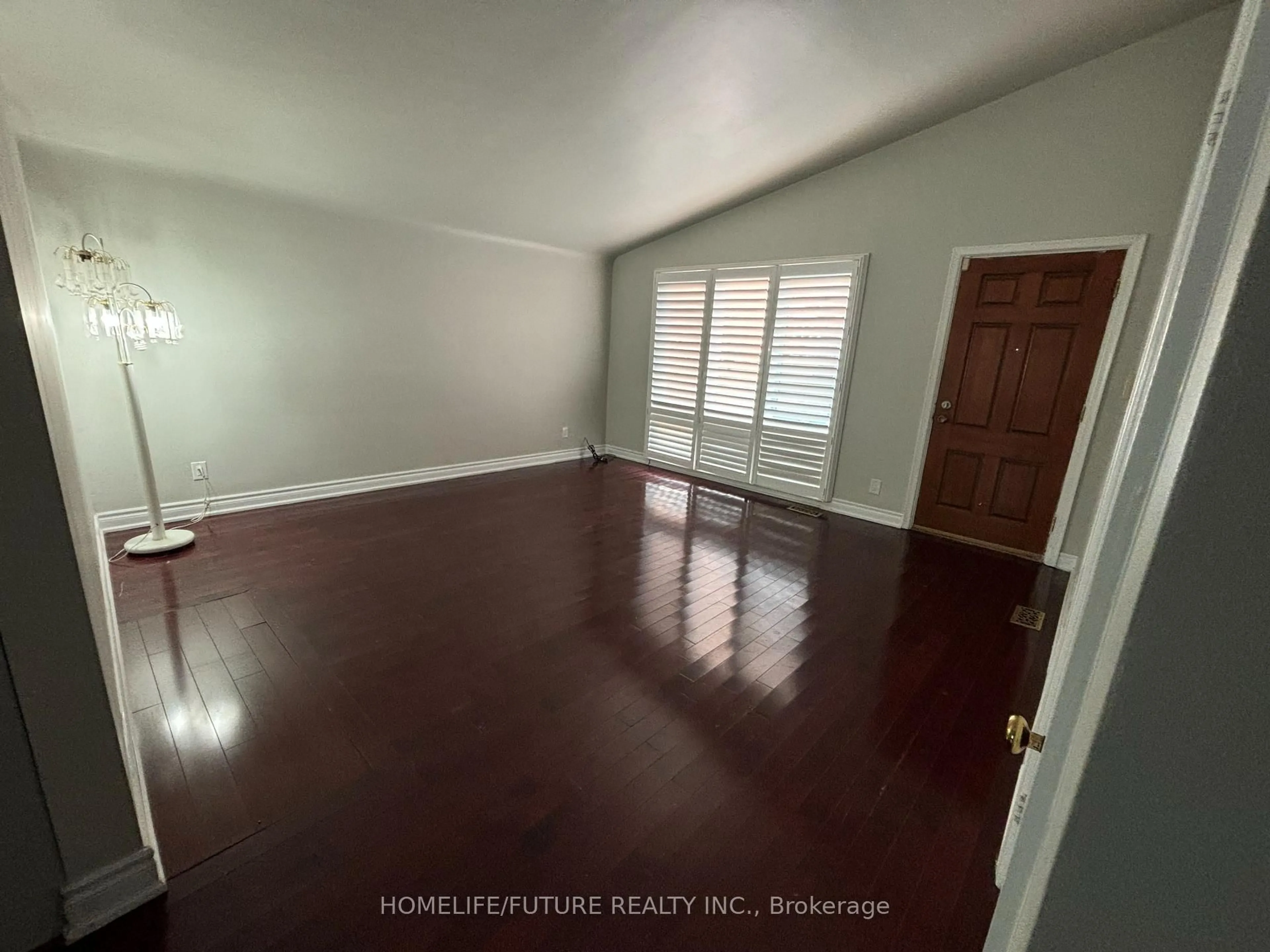 A pic of a room for 87 Pandora Circ, Toronto Ontario M1H 1V6