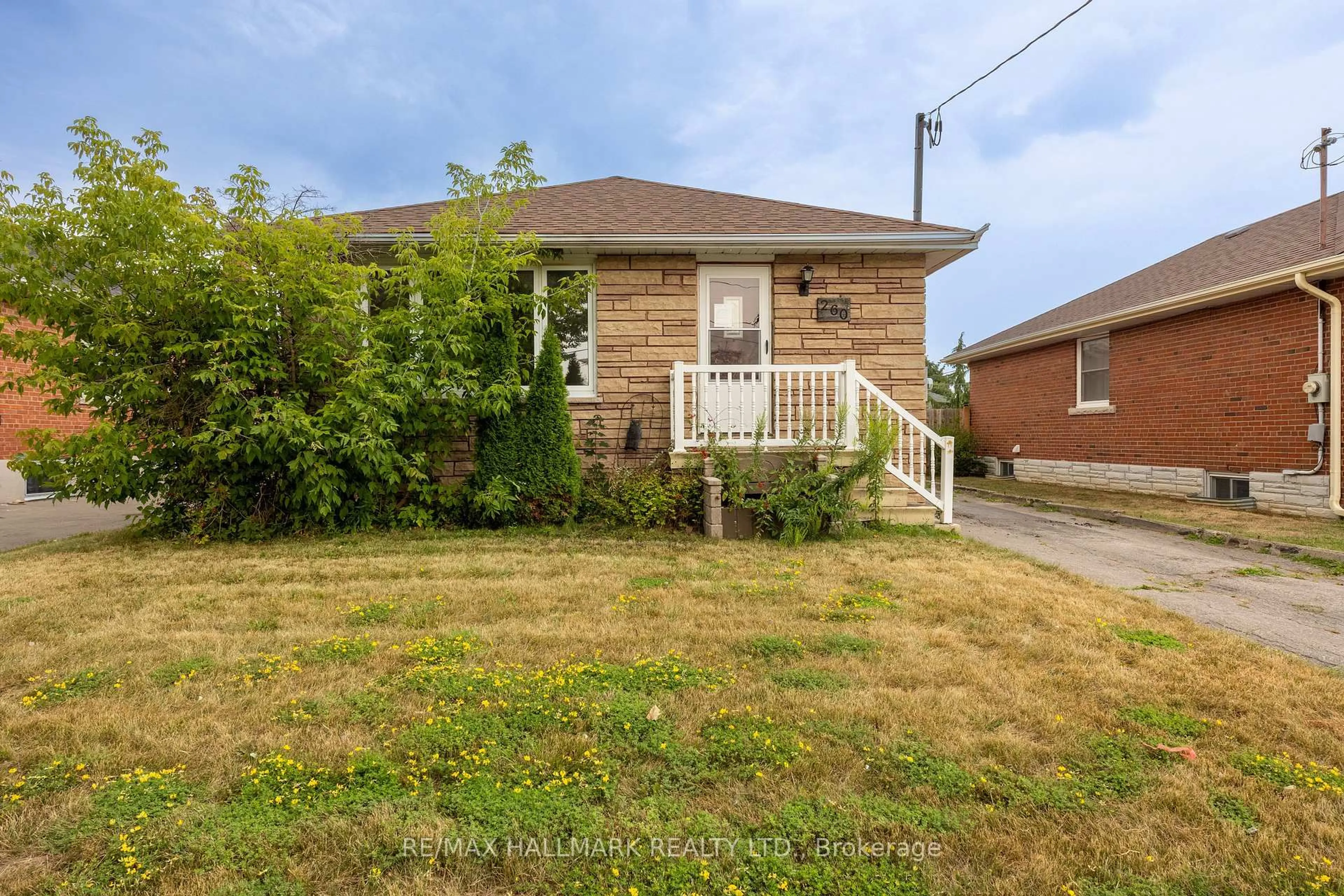 Home with brick exterior material, street for 260 Farewell Ave, Oshawa Ontario L1H 6L9