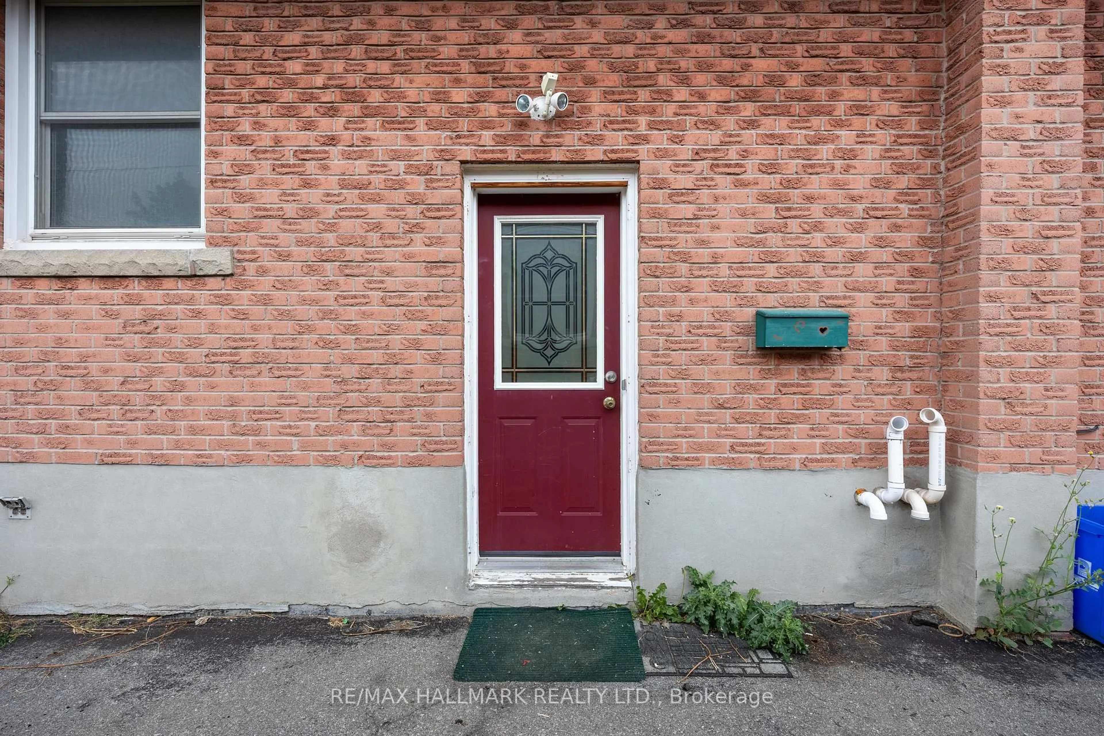 Unknown for 260 Farewell Ave, Oshawa Ontario L1H 6L9