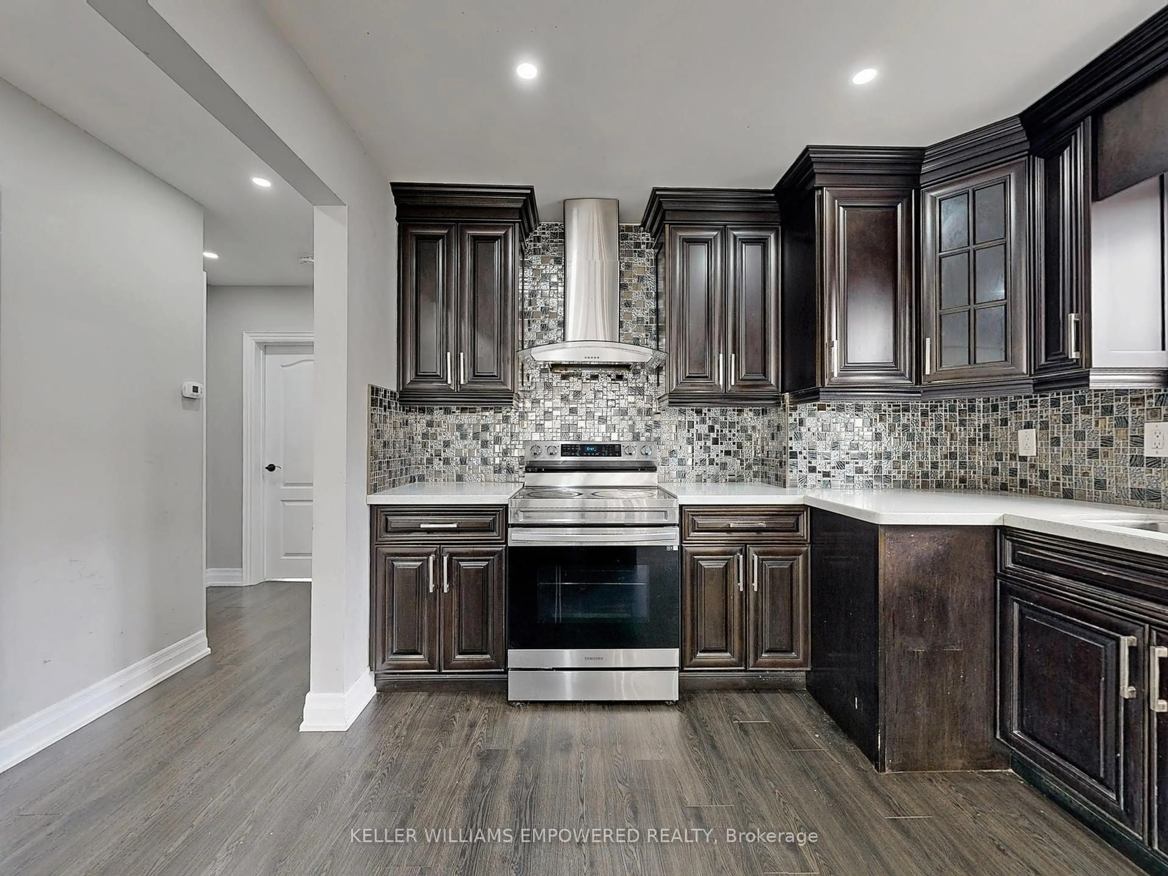 Open concept kitchen, ceramic/tile floor for 33 Rutledge Ave, Toronto Ontario M1K 3X5