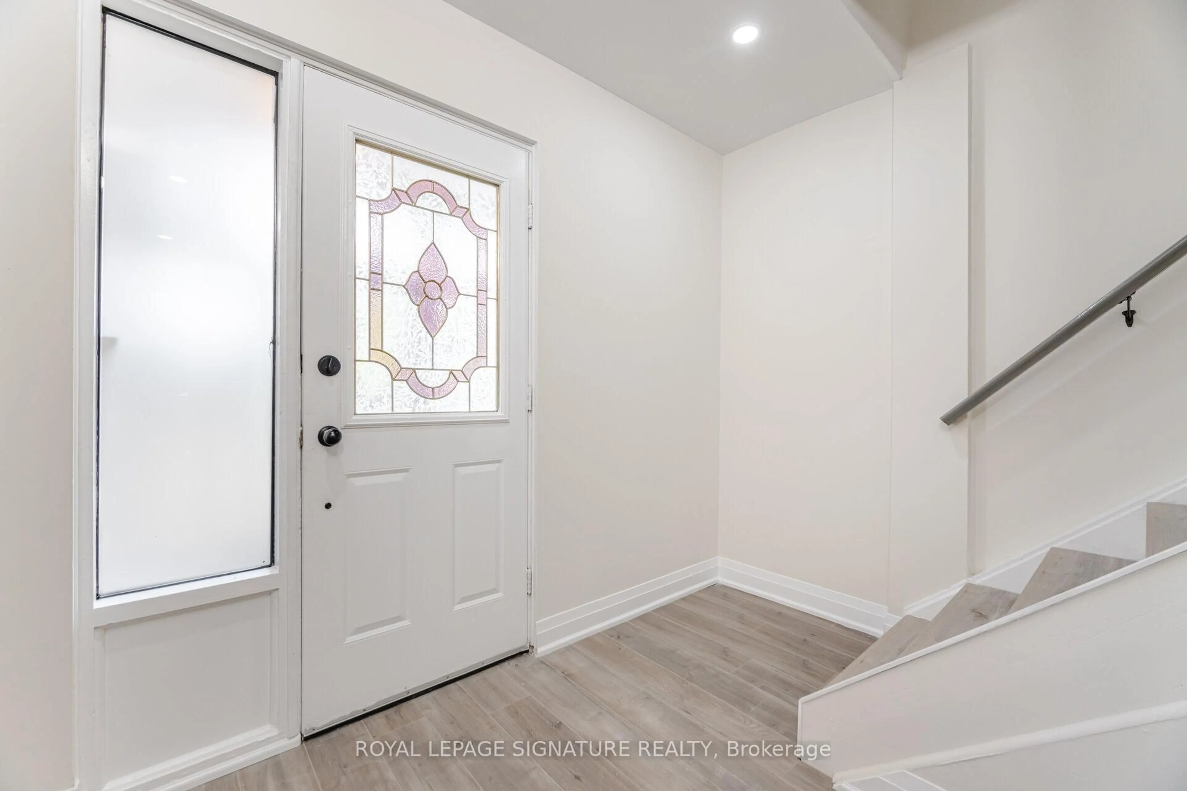 Indoor entryway for 34 Goskin Crt, Toronto Ontario M1B 1J3