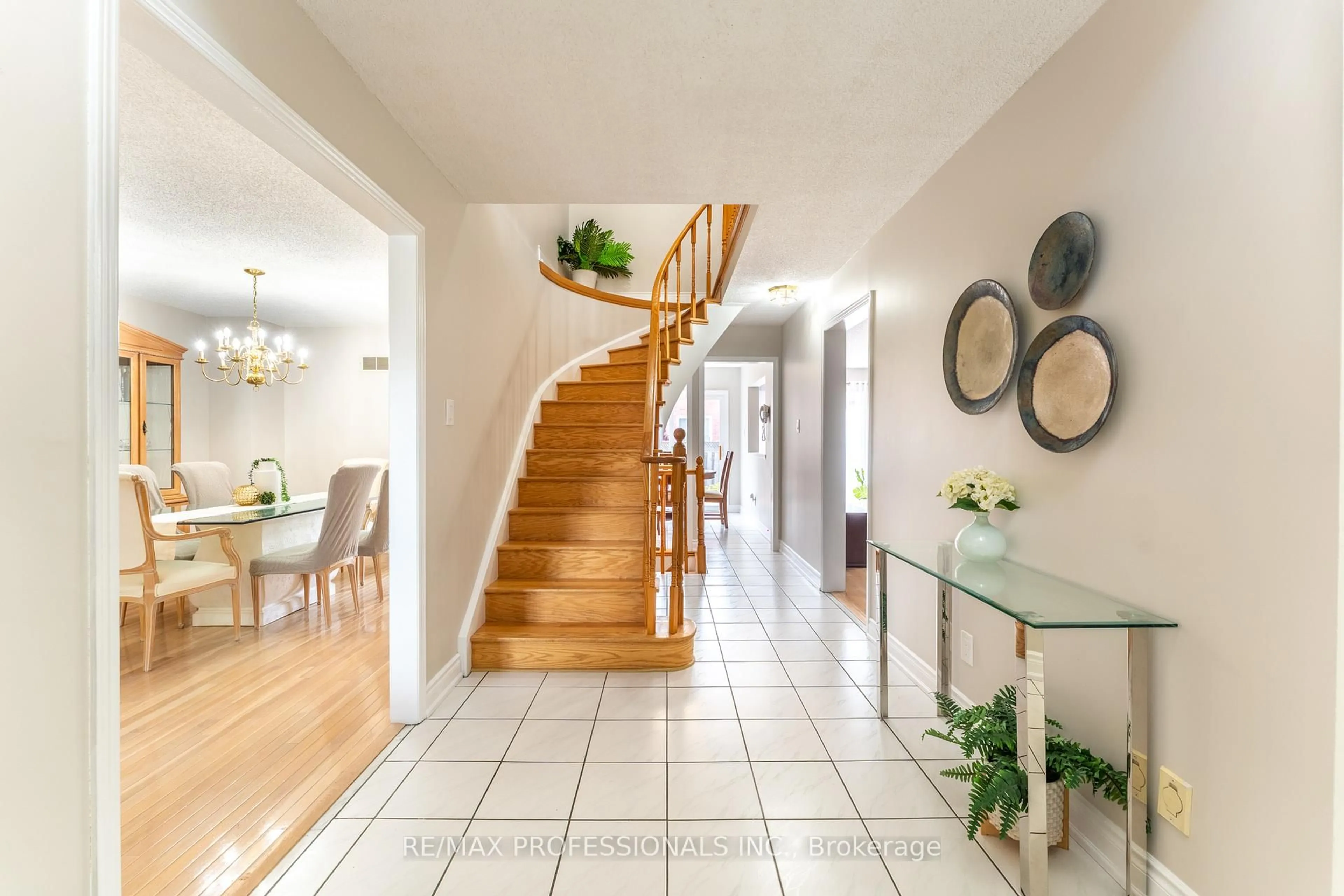 Indoor entryway for 17 Lavery Tr, Toronto Ontario M1C 4T6