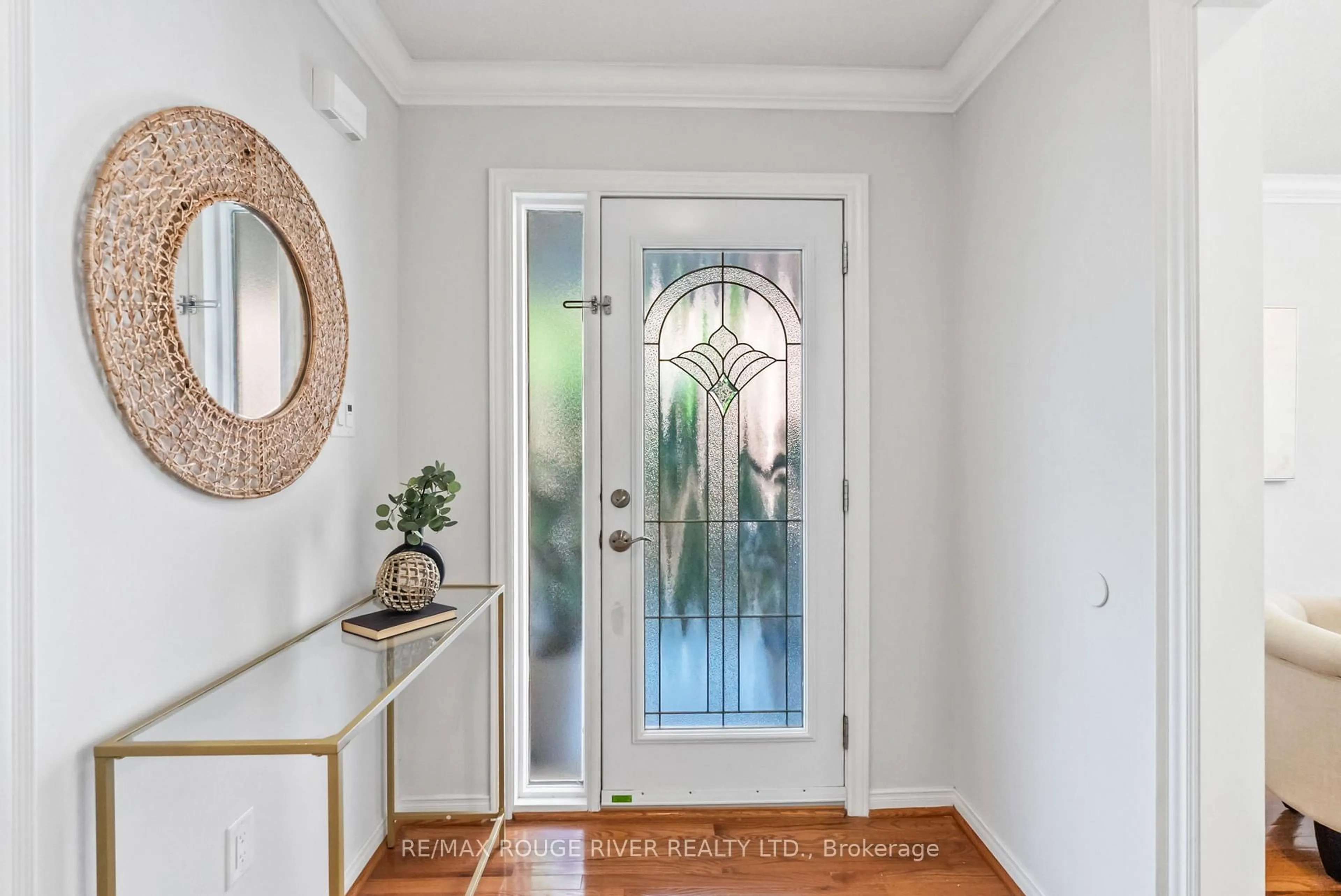 Indoor entryway for 27 Creekwood Cres, Whitby Ontario L1R 2K2