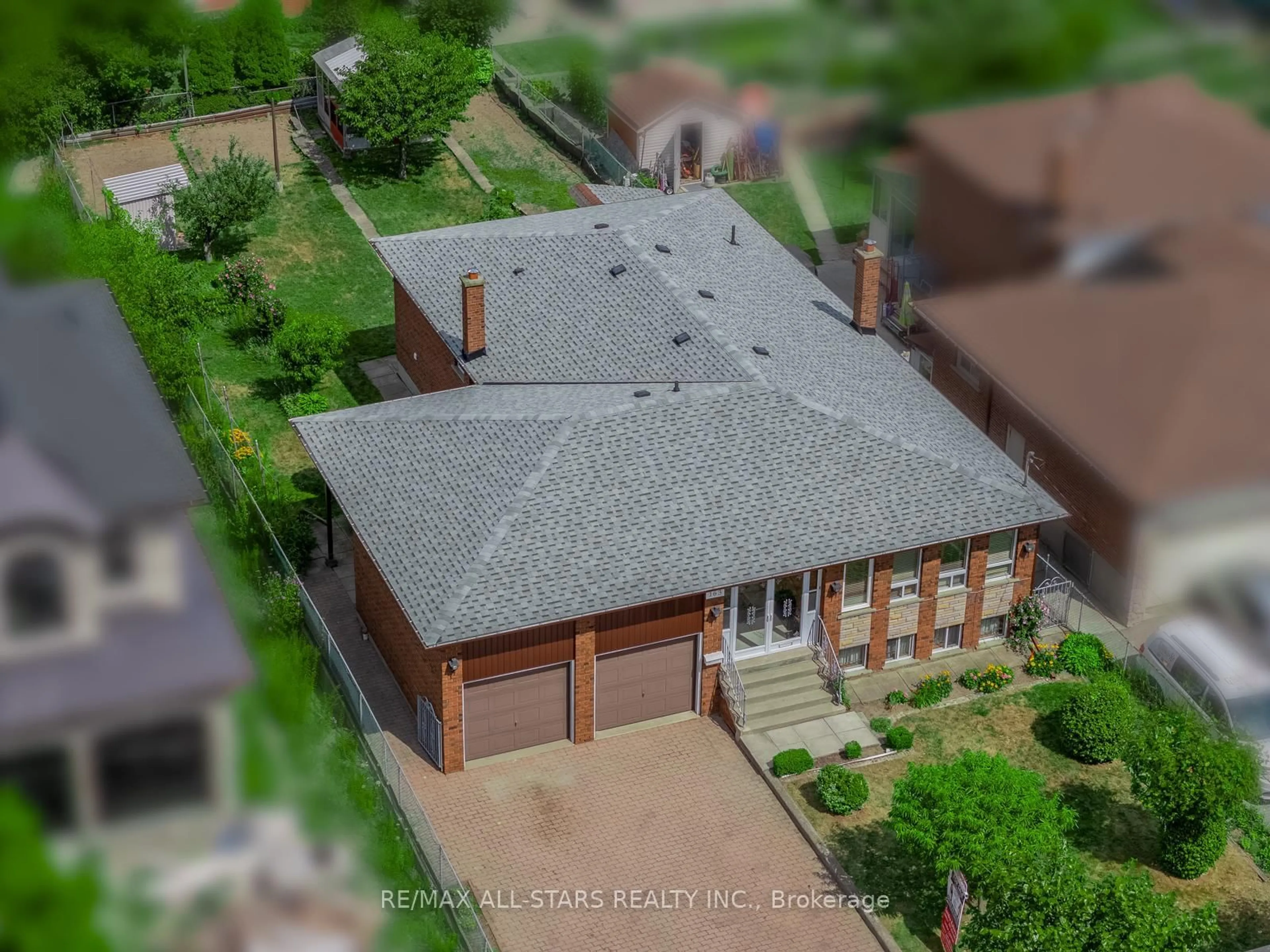 A pic from outside/outdoor area/front of a property/back of a property/a pic from drone, street for 163 Bellamy Rd, Toronto Ontario M1J 2L3