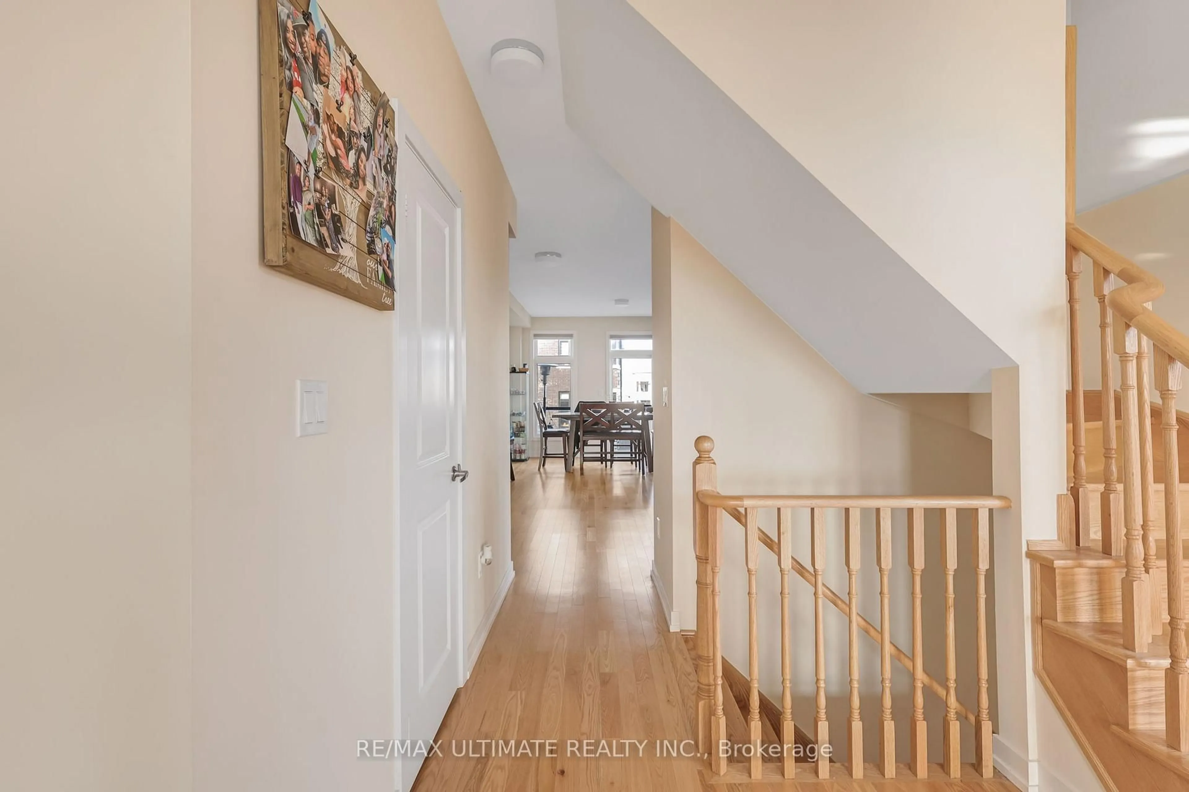 Indoor entryway for 2632 Castlegate Crossing Dr, Pickering Ontario L1X 0H6