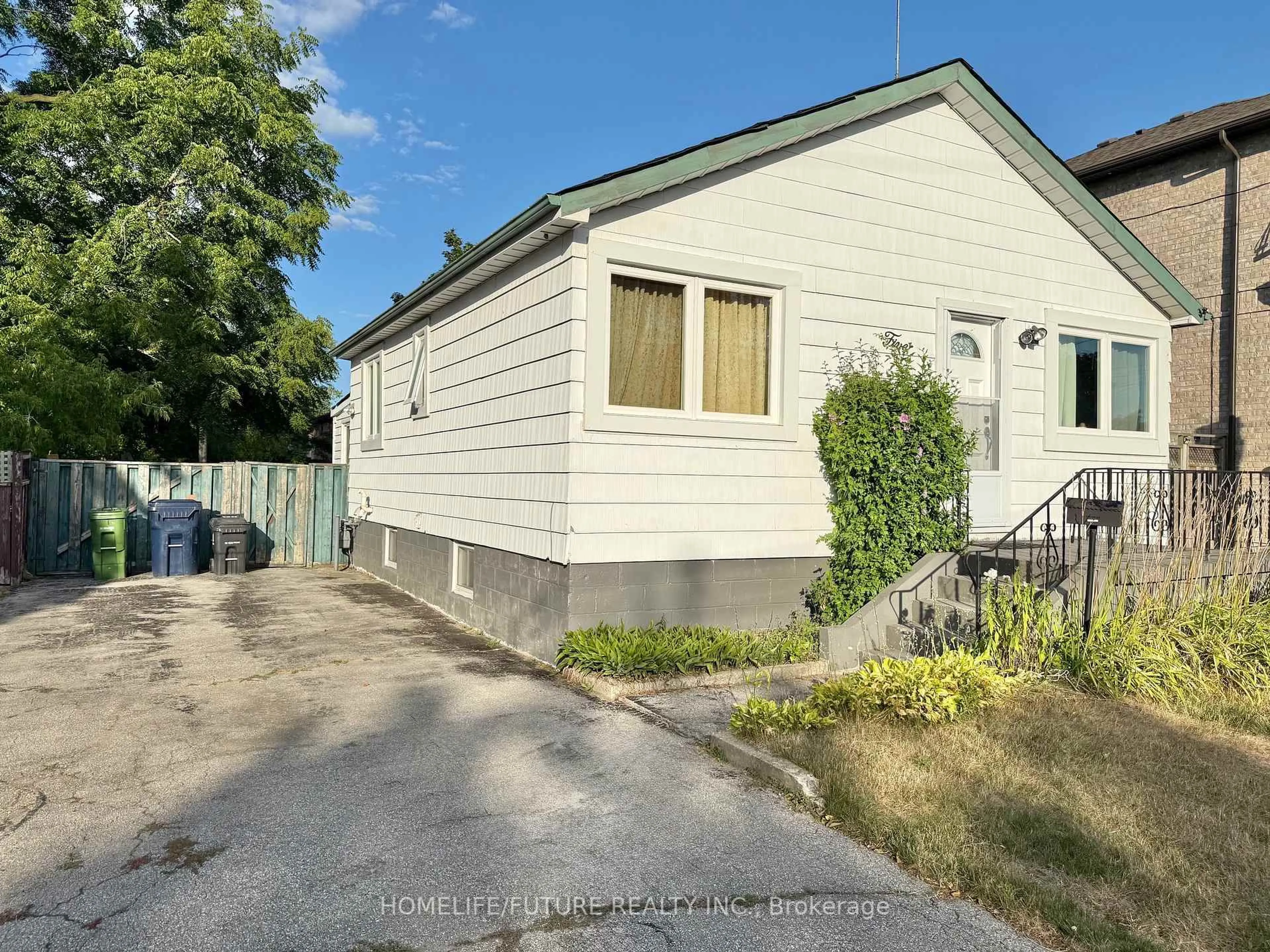 Unknown for 5 Weir Cres, Toronto Ontario M1E 3A8