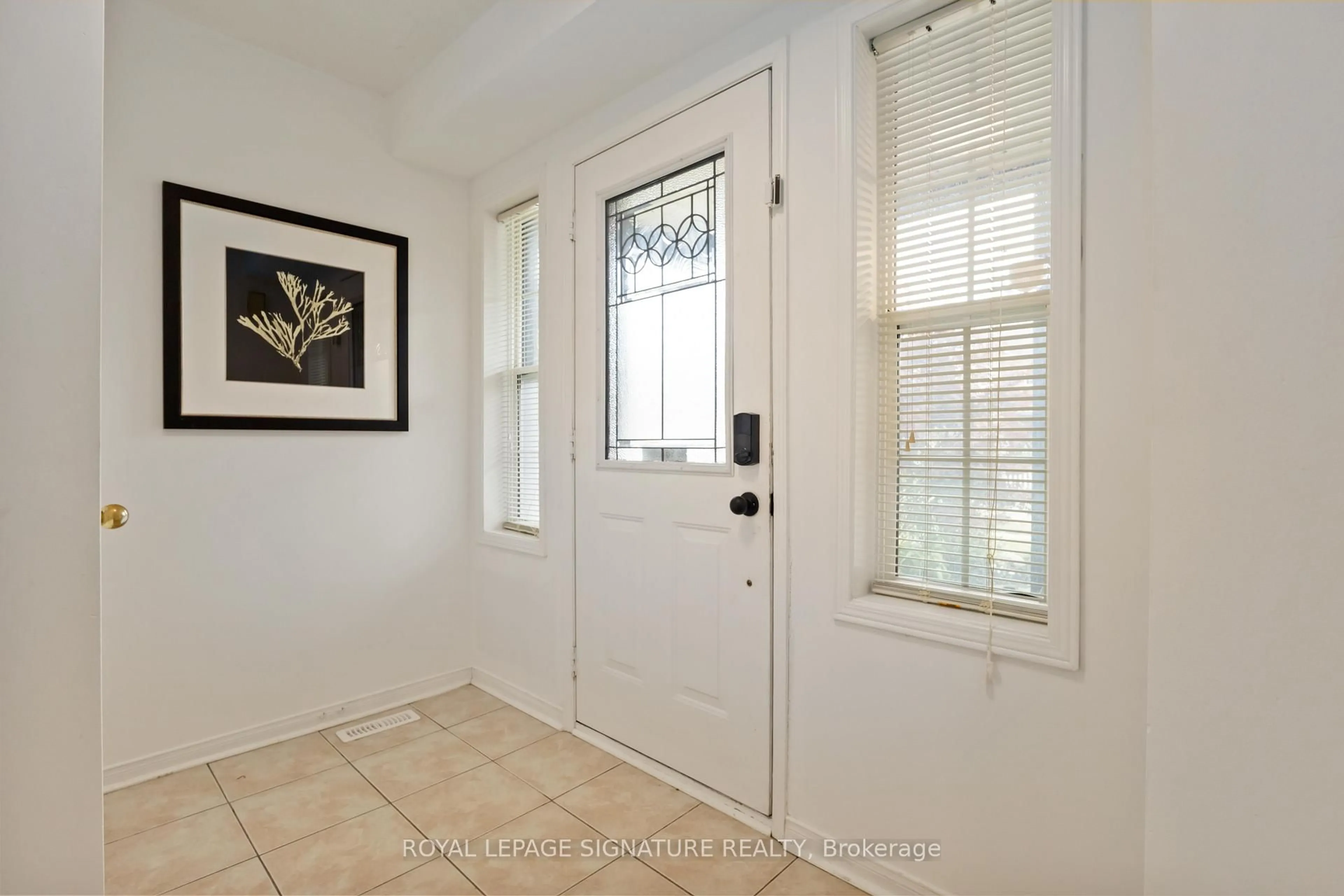 Indoor entryway for 145 Bourbon Pl, Whitby Ontario L1R 3C6