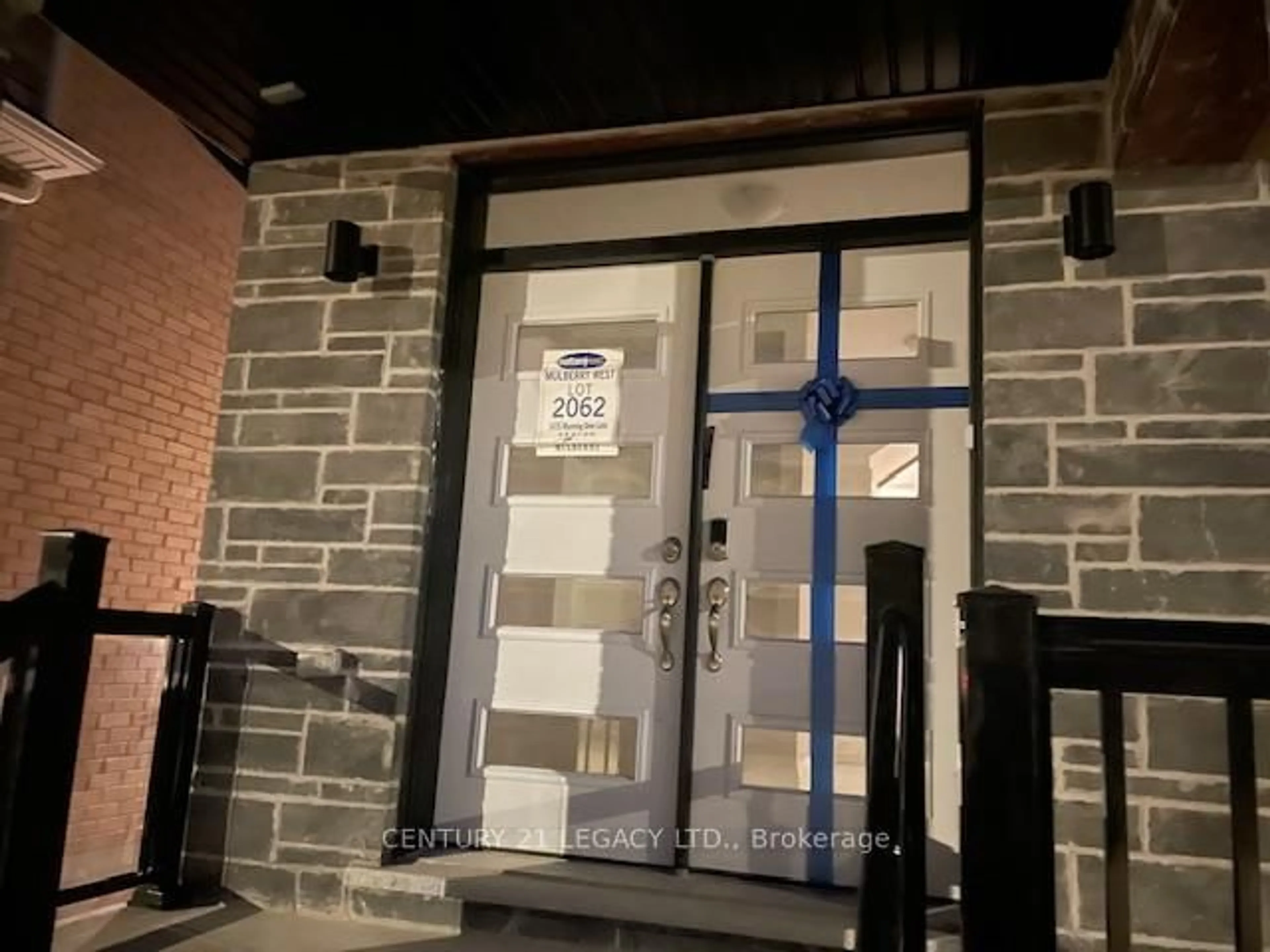 Indoor foyer for 1435 Mourning Dove Lane, Pickering Ontario L1X 0N8