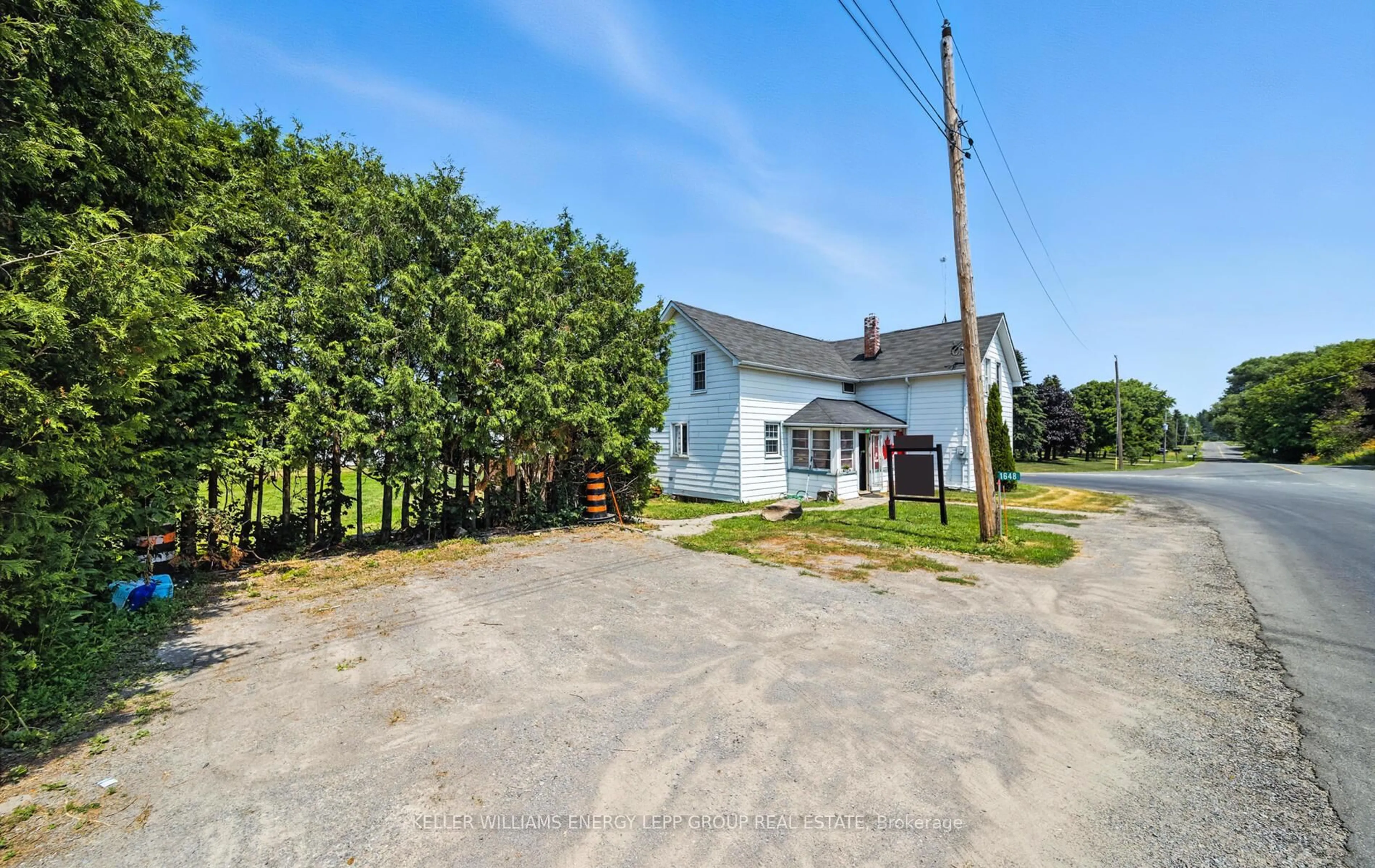 A pic from outside/outdoor area/front of a property/back of a property/a pic from drone, street for 1648 Concession 9 Rd, Clarington Ontario L0B 1B0