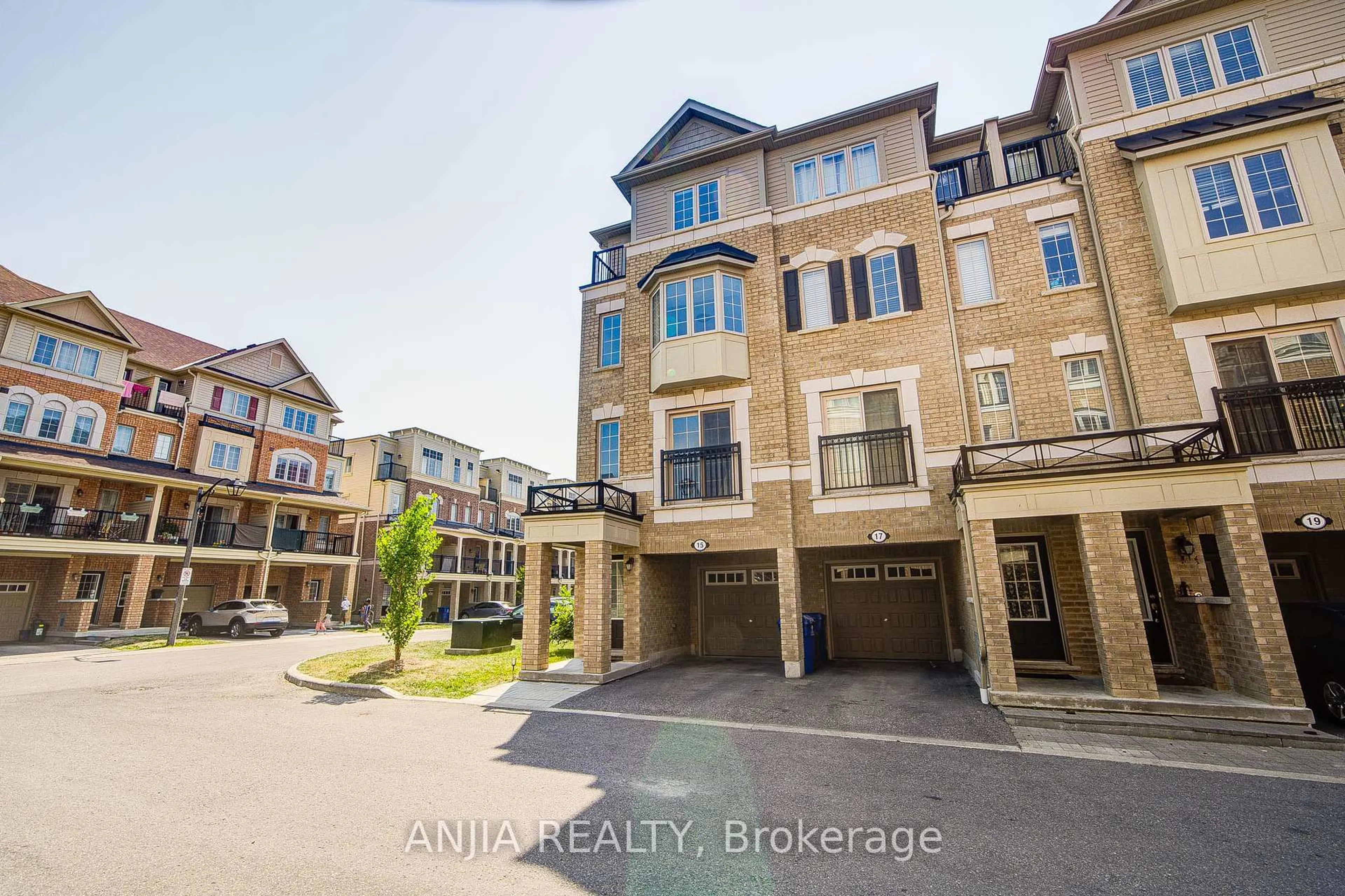 A pic from outside/outdoor area/front of a property/back of a property/a pic from drone, unknown for 15 Filly Path #446, Oshawa Ontario L1L 0K8