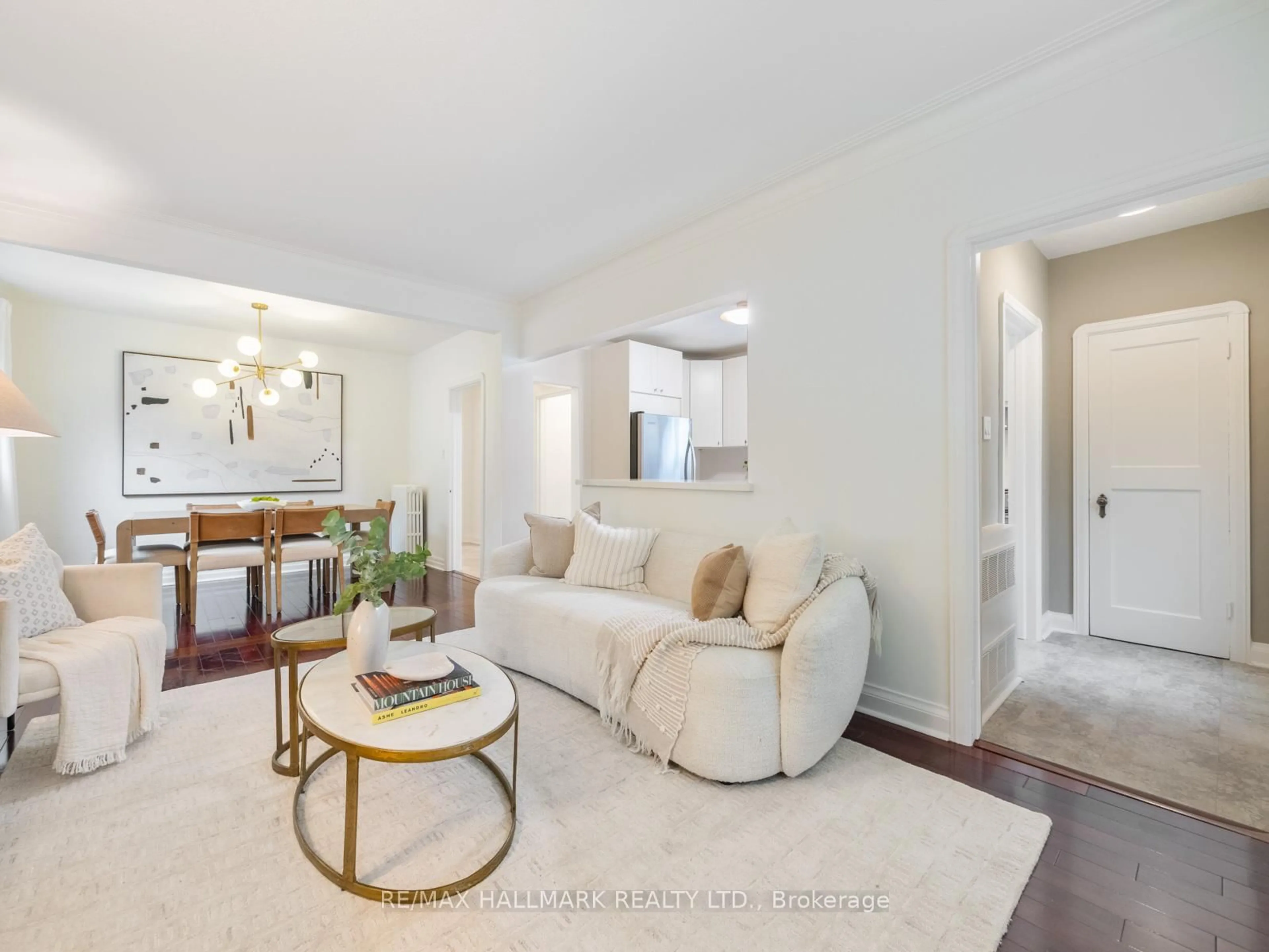 Living room with furniture, unknown for 45 Hunt Club Dr, Toronto Ontario M1N 2W9