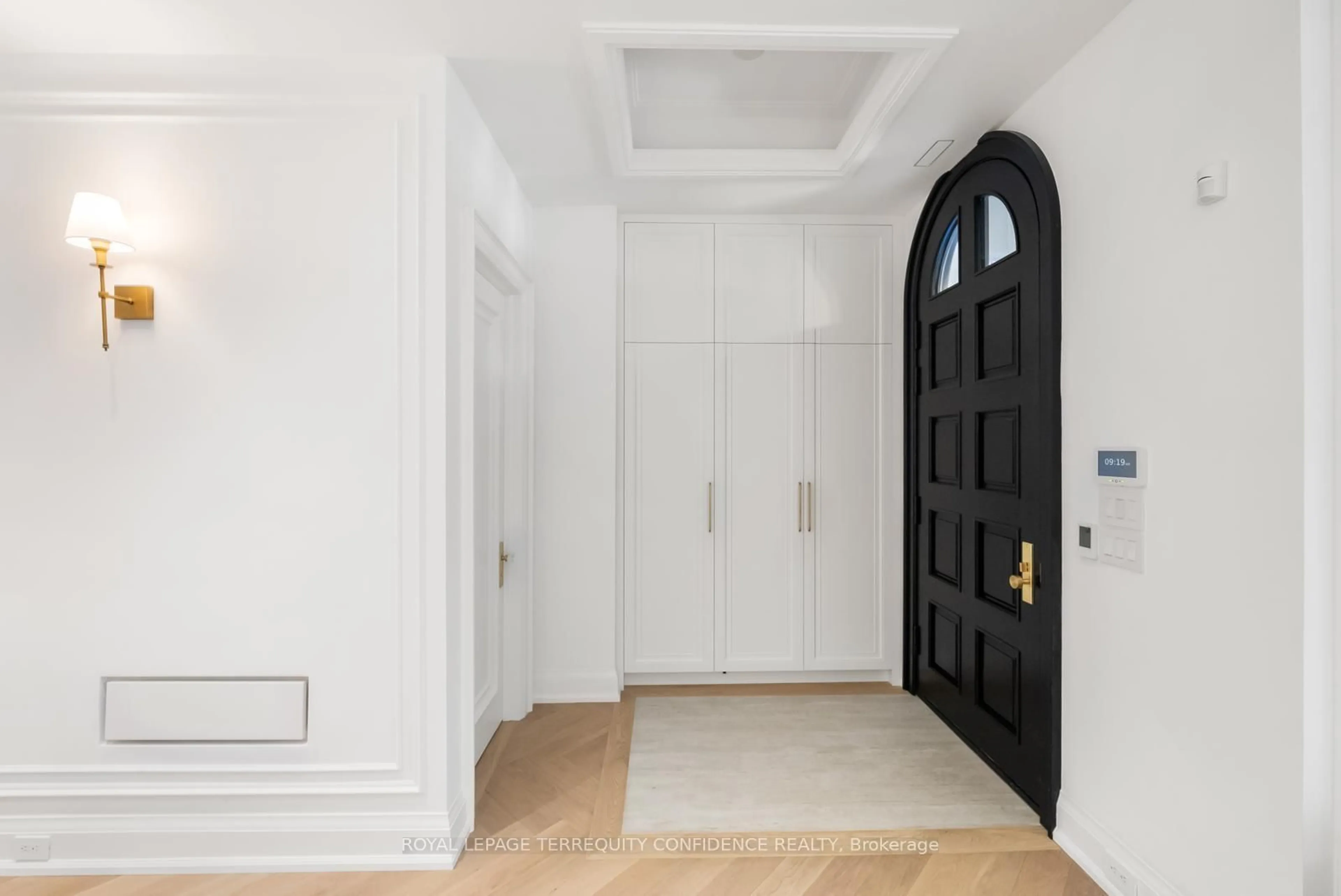 Indoor entryway for 9 Blong Ave, Toronto Ontario M4M 1P1
