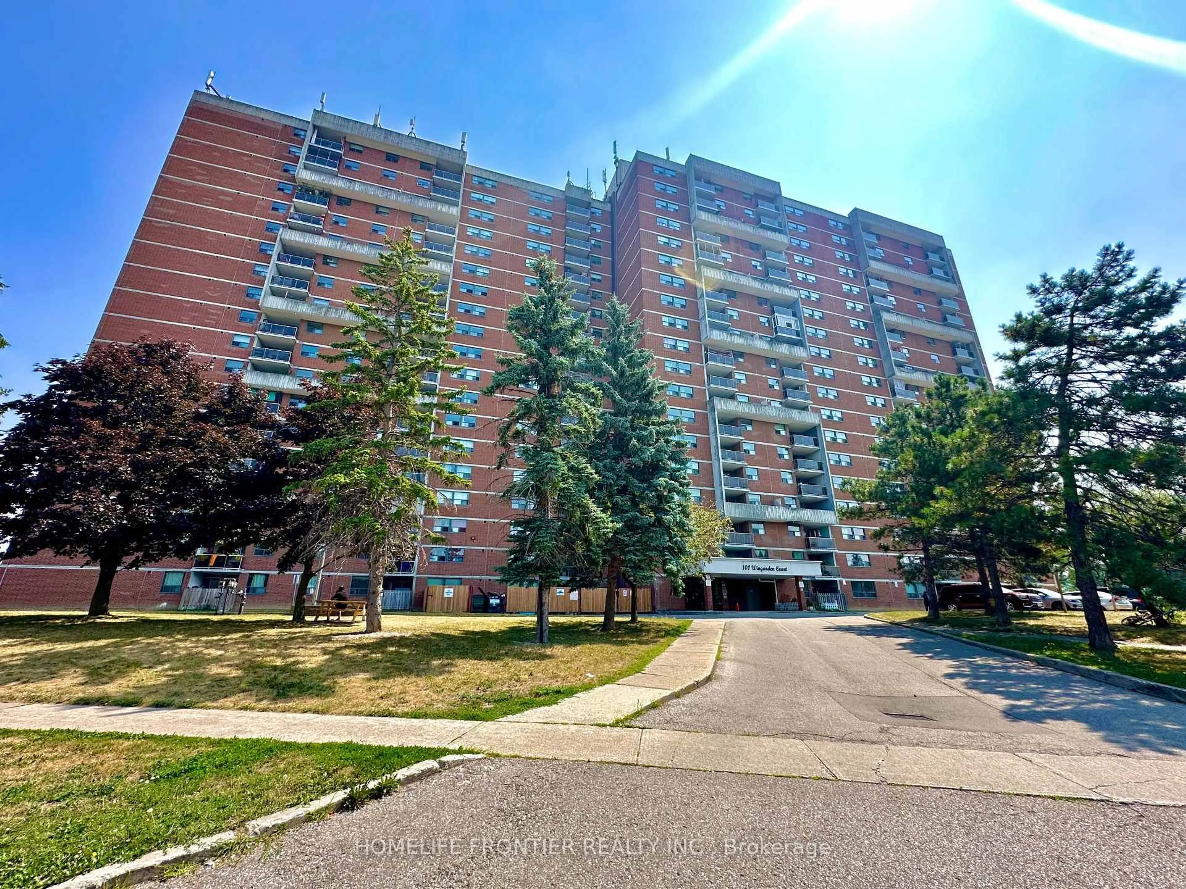 Unknown for 100 Wingarden Crt #1915, Toronto Ontario M1B 2P4