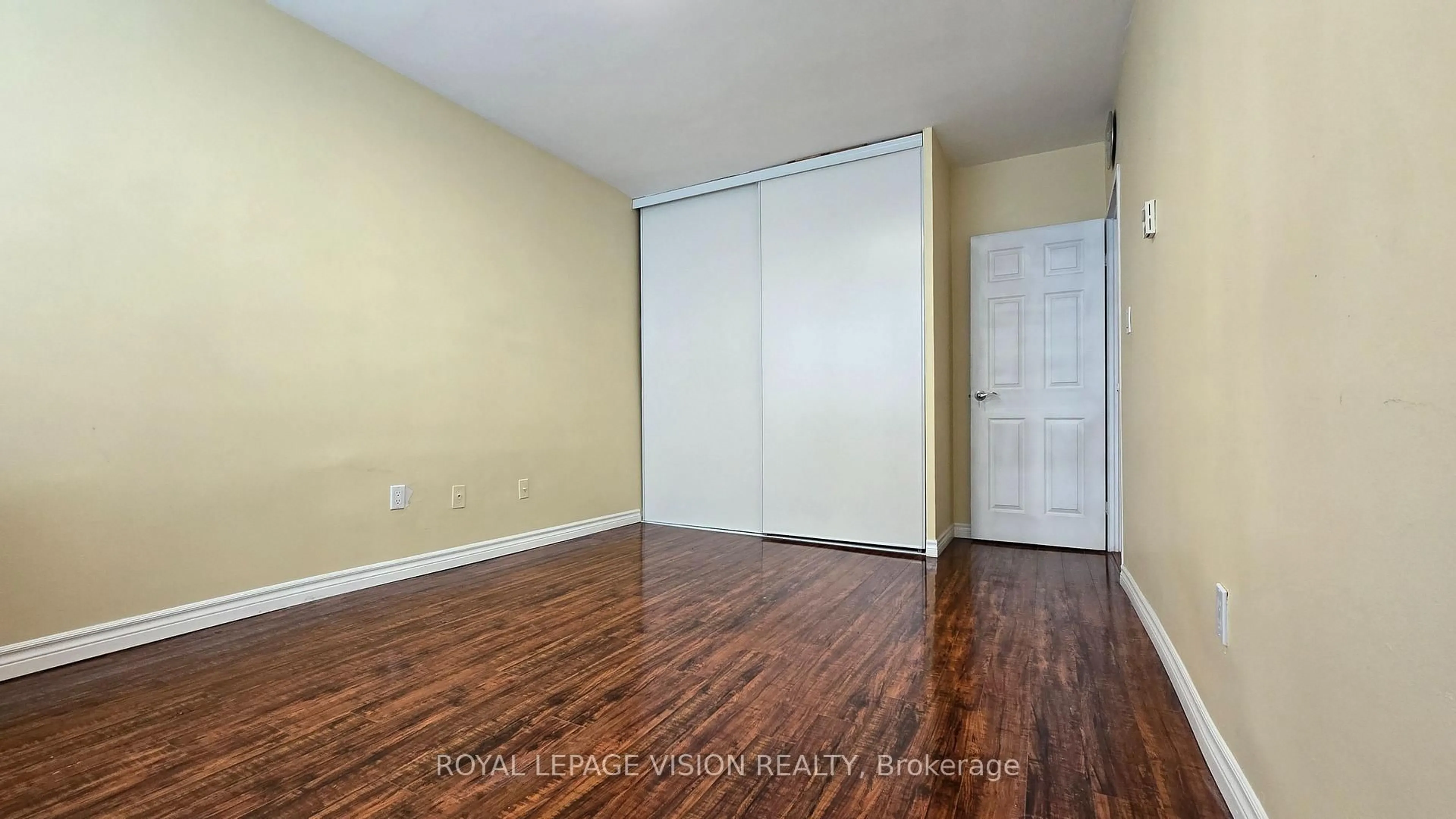 A pic of a room for 10 Crescent Town Rd #304, Toronto Ontario M4C 5L3