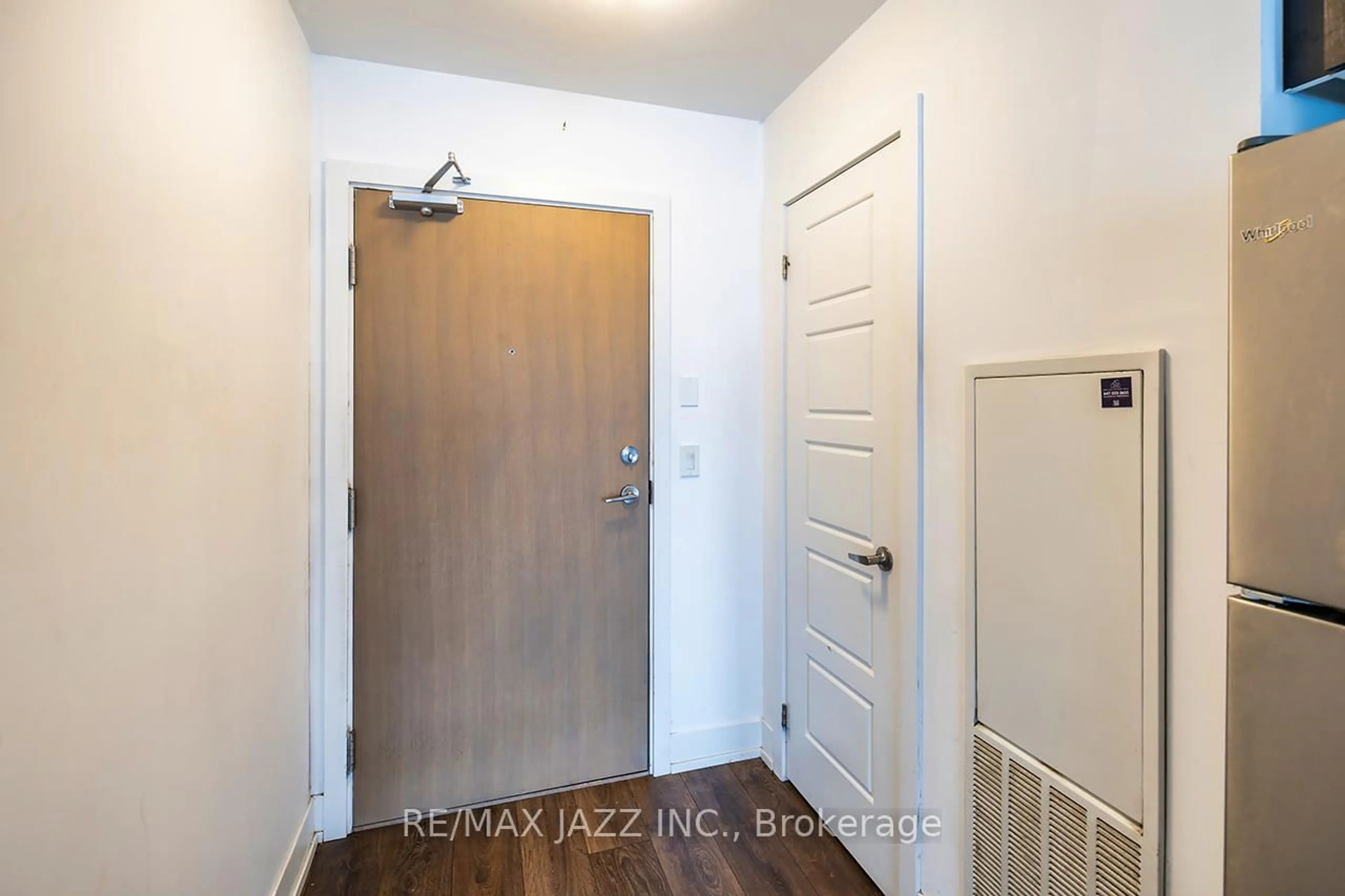 Indoor entryway for 1255 Bayly St #2403, Pickering Ontario L1W 0B6