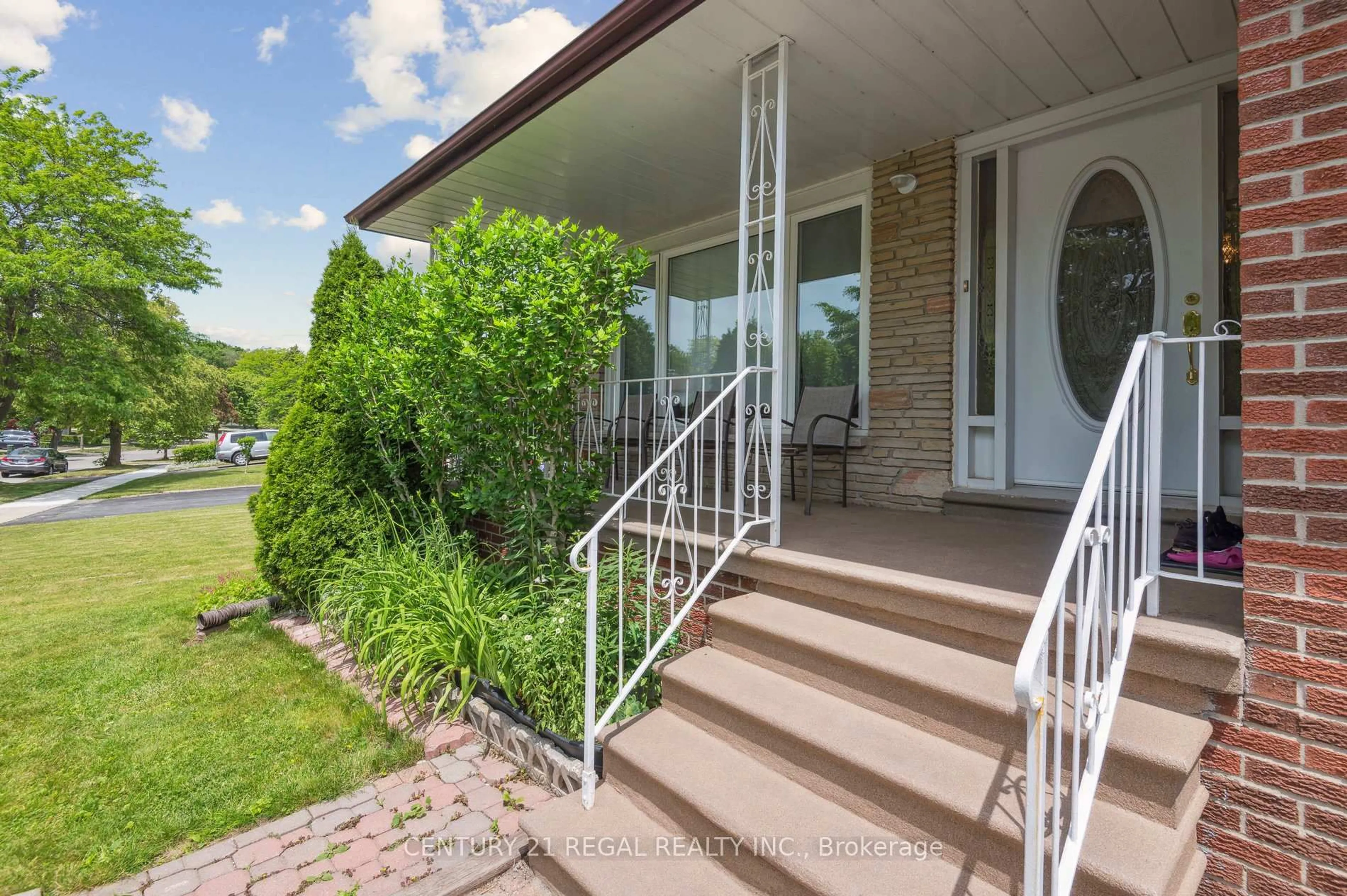 Unknown for 152 Weir Cres, Toronto Ontario M1E 4T5