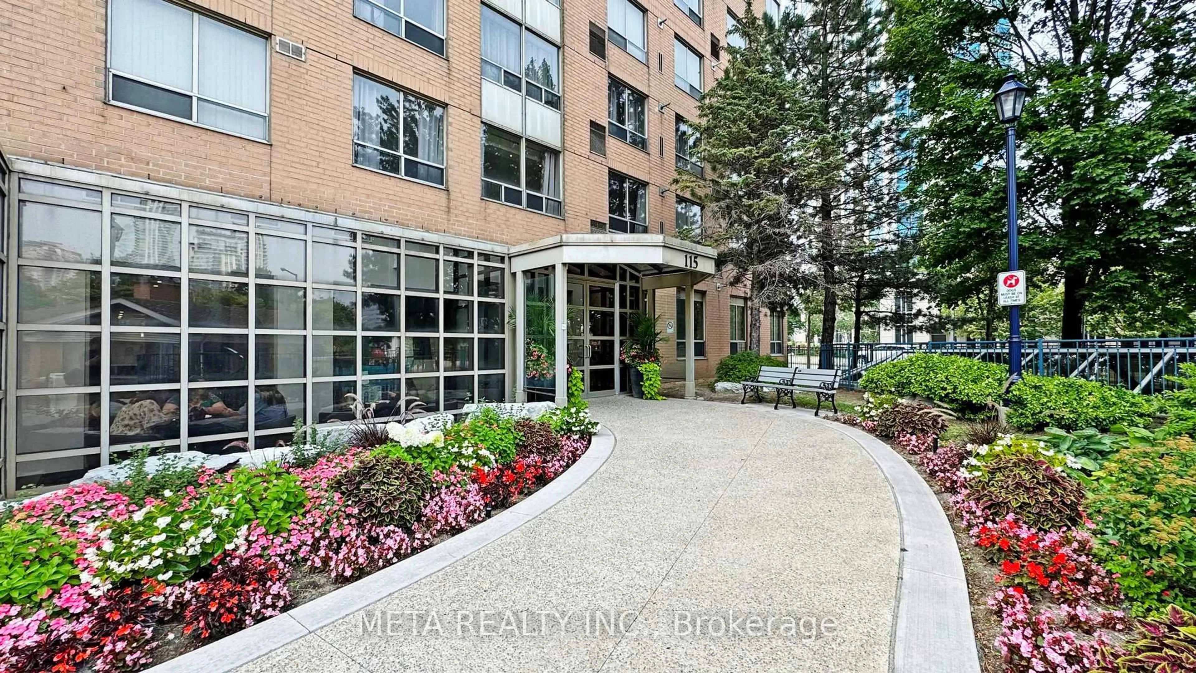 Indoor foyer for 115 Omni Dr #2101, Toronto Ontario M1P 5B4