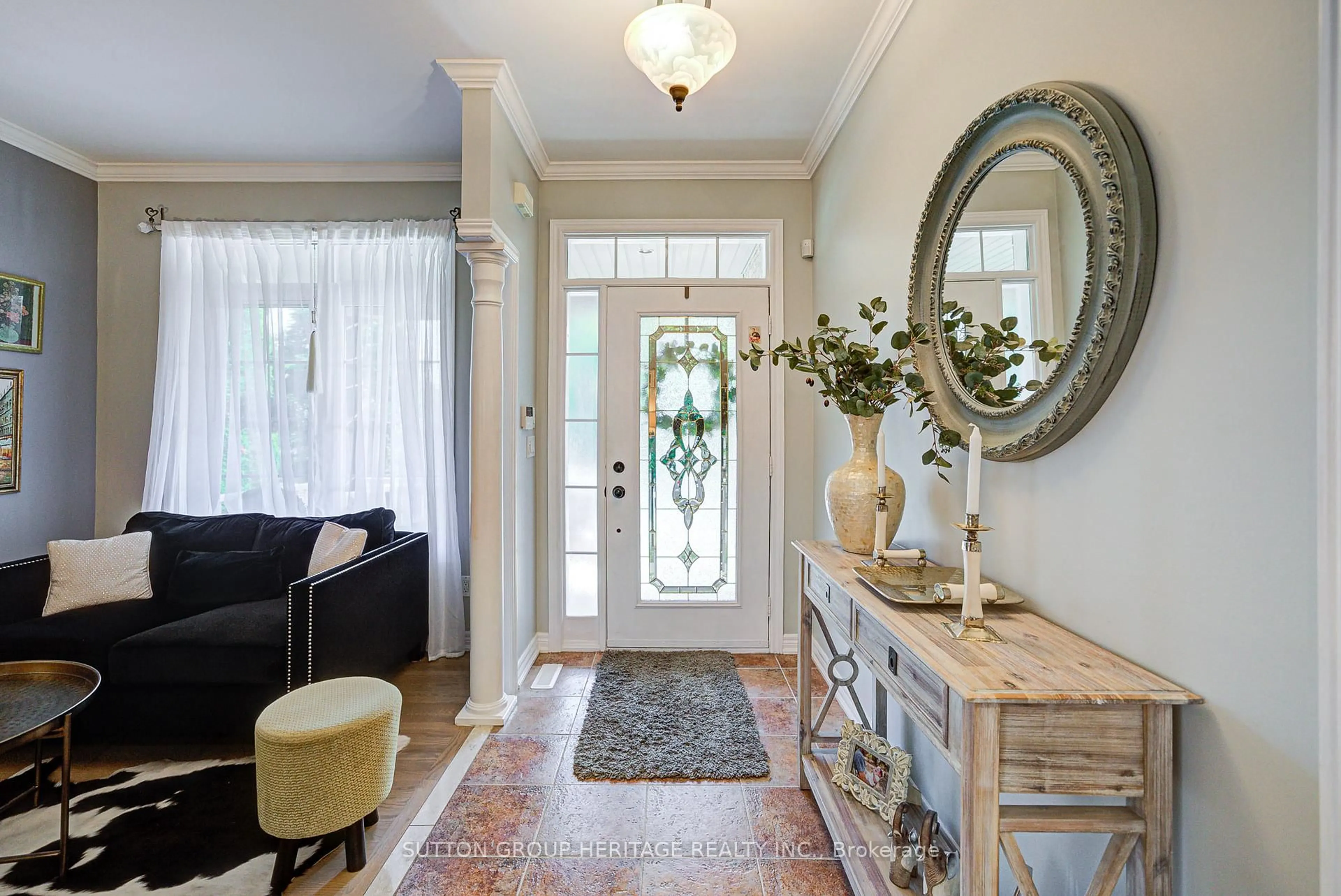 Indoor entryway for 1009 Copperfield Dr, Oshawa Ontario L1K 3C4
