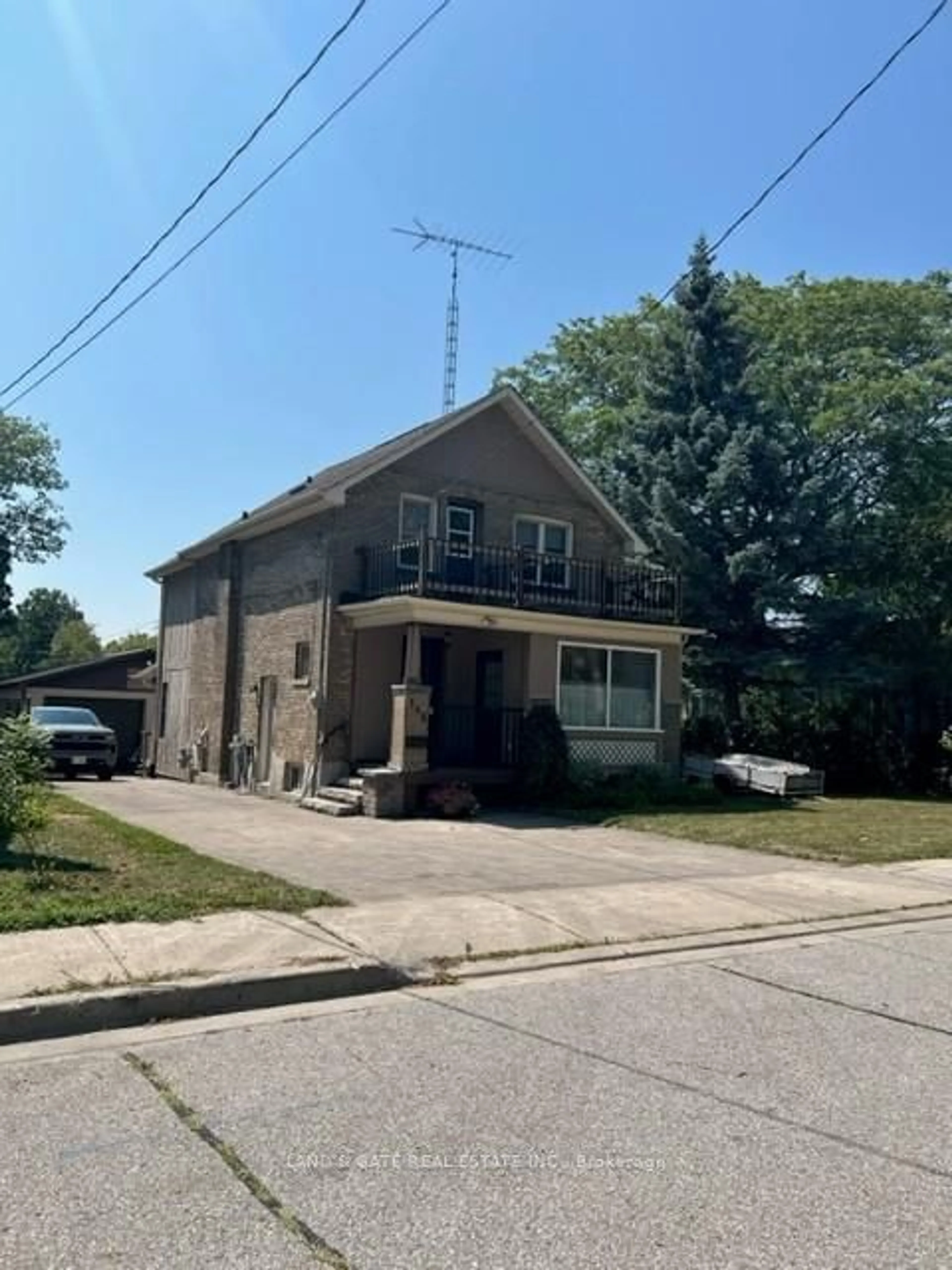 Unknown for 148 Pine St, Whitby Ontario L1N 3X2