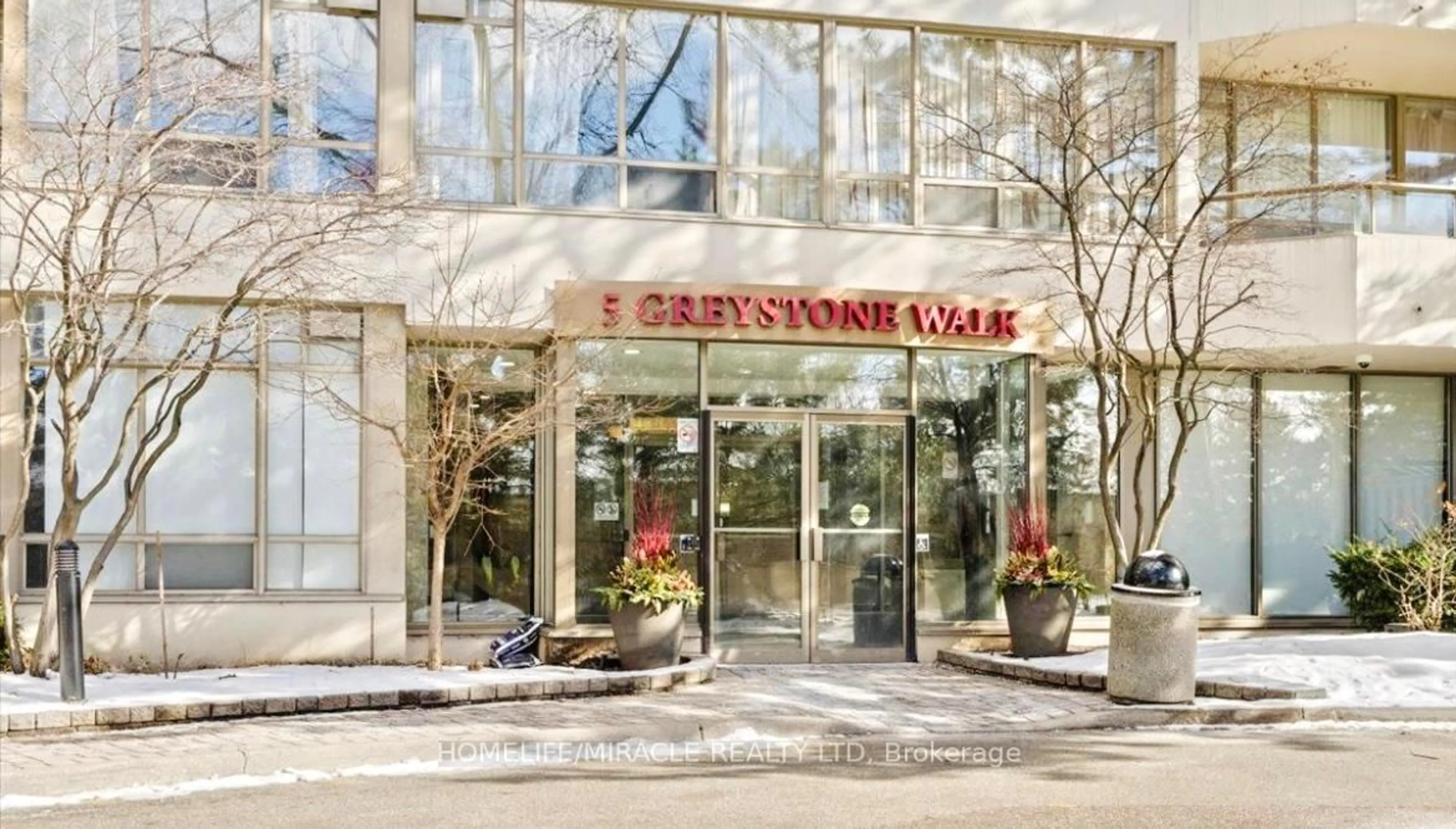 Indoor foyer for 5 Greystone Walk Dr #1813, Toronto Ontario M1K 5J5