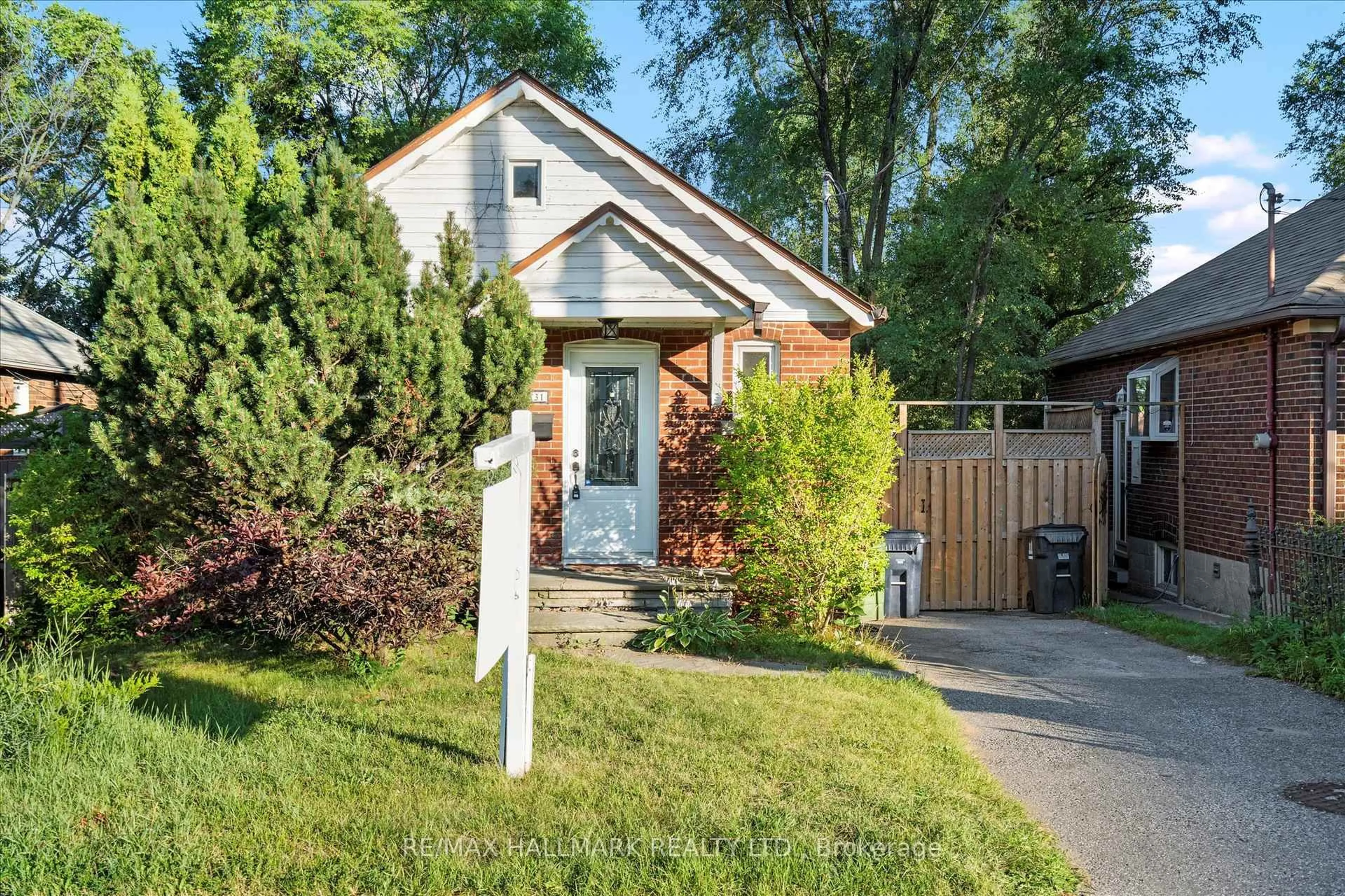 Home with brick exterior material, street for 1231 Kingston Rd, Toronto Ontario M1N 1P4