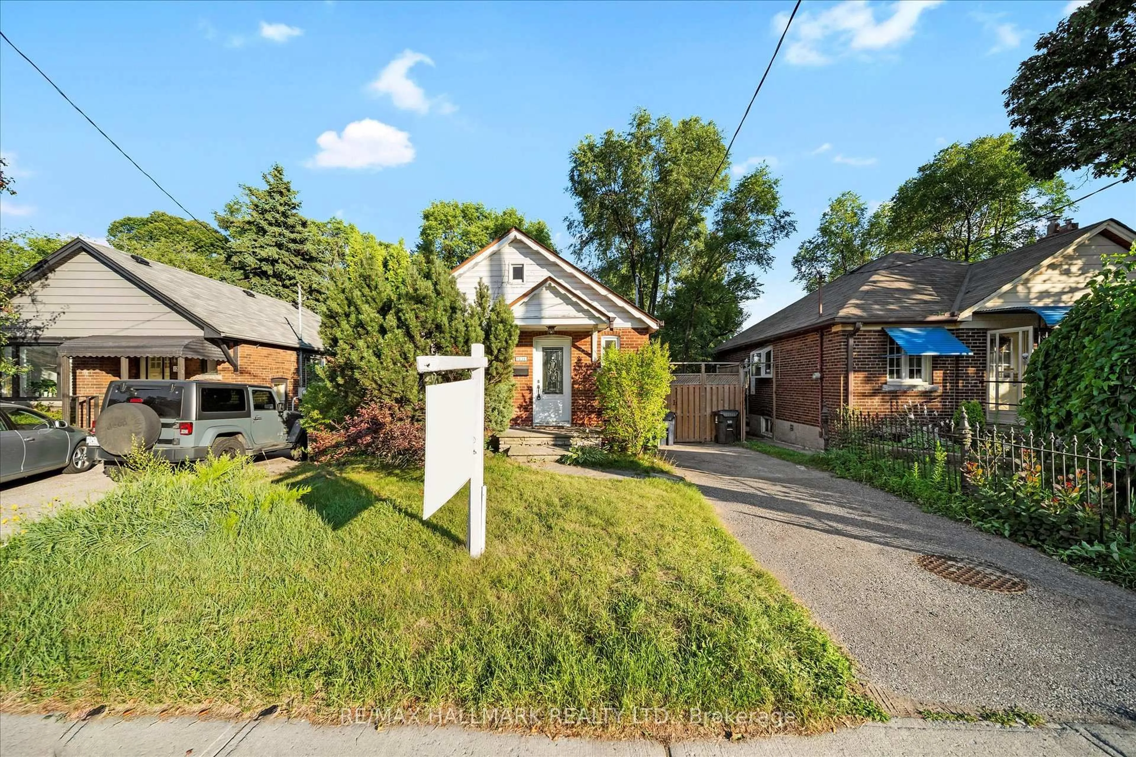Home with brick exterior material, street for 1231 Kingston Rd, Toronto Ontario M1N 1P4