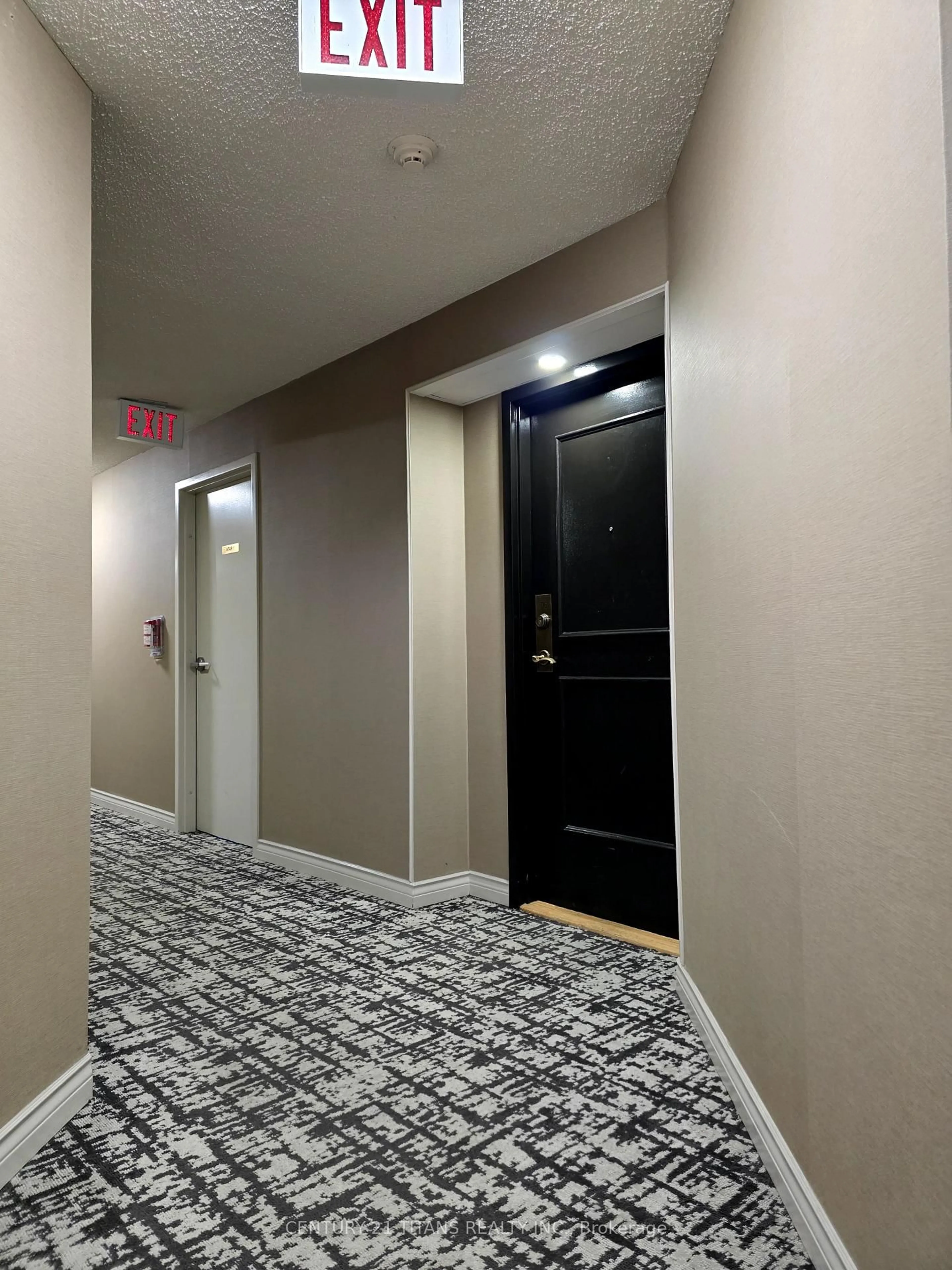Indoor foyer for 480 Mclevin Ave #716, Toronto Ontario M1B 5N9