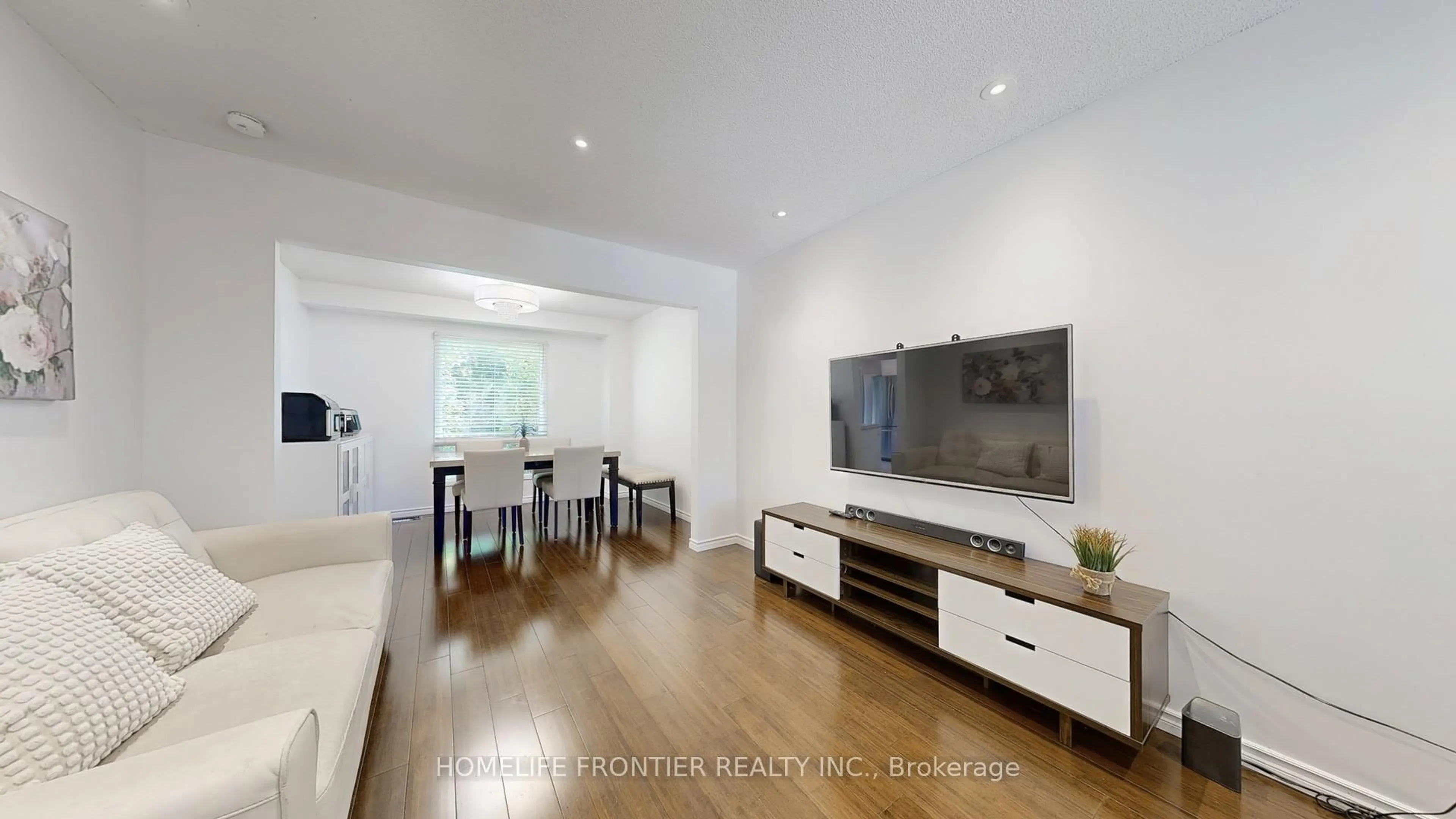 Home theater for 1644 Holly Hedge Dr, Pickering Ontario L1X 2G2