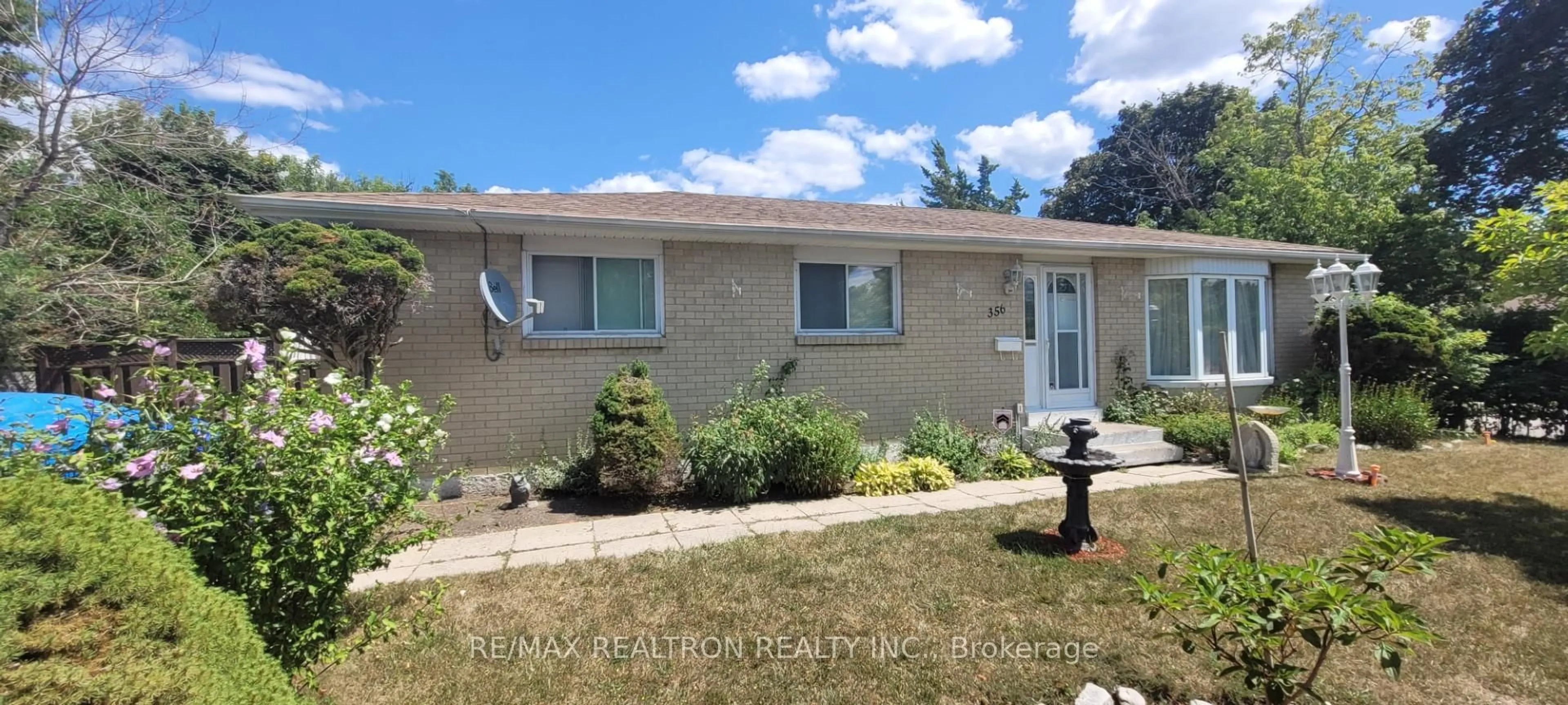 Home with vinyl exterior material, street for 356 Burrows Hall Blvd, Toronto Ontario M1B 1J4