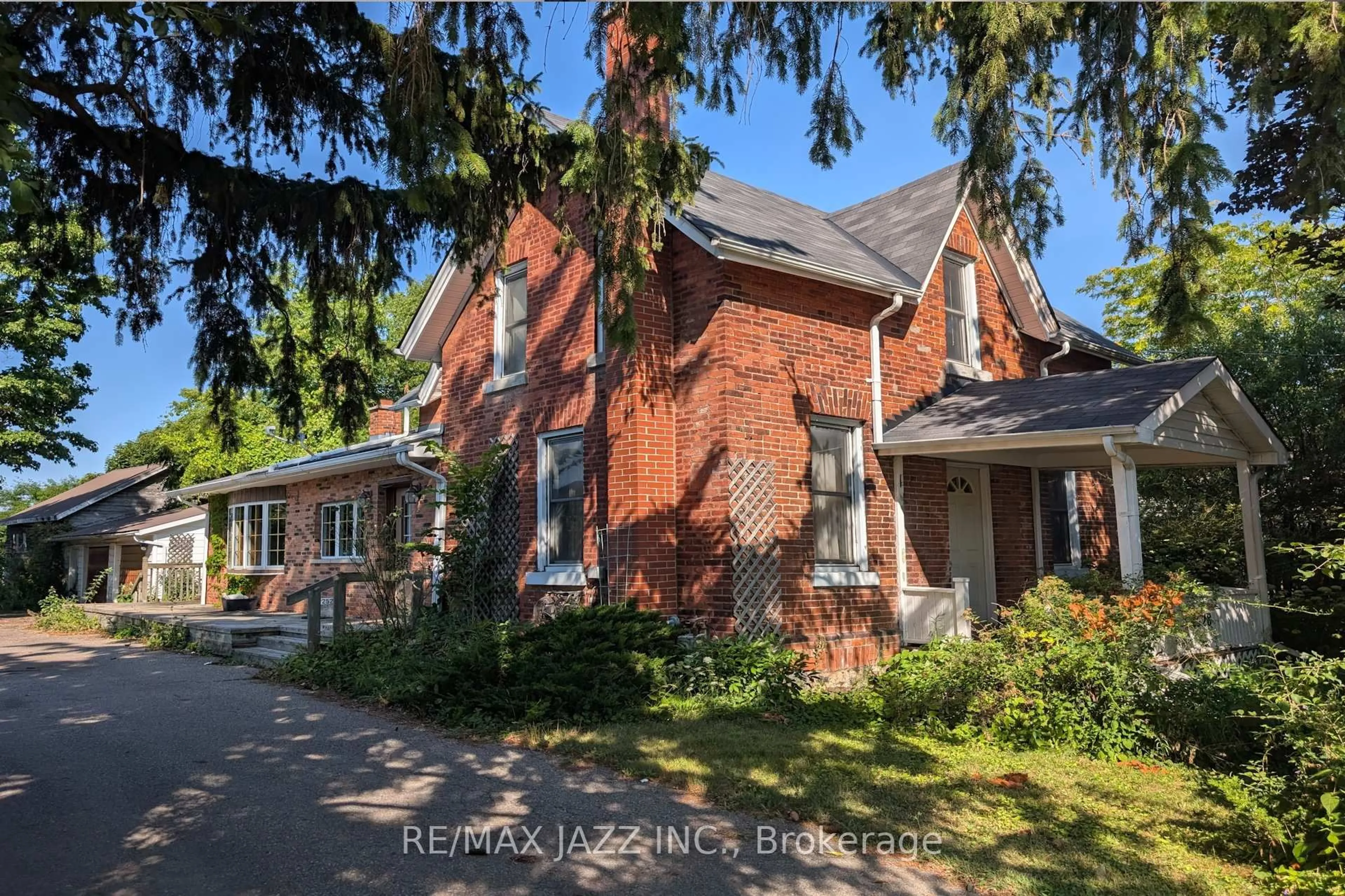 Home with brick exterior material, street for 2528 Prestonvale Rd, Clarington Ontario L1E 2S1